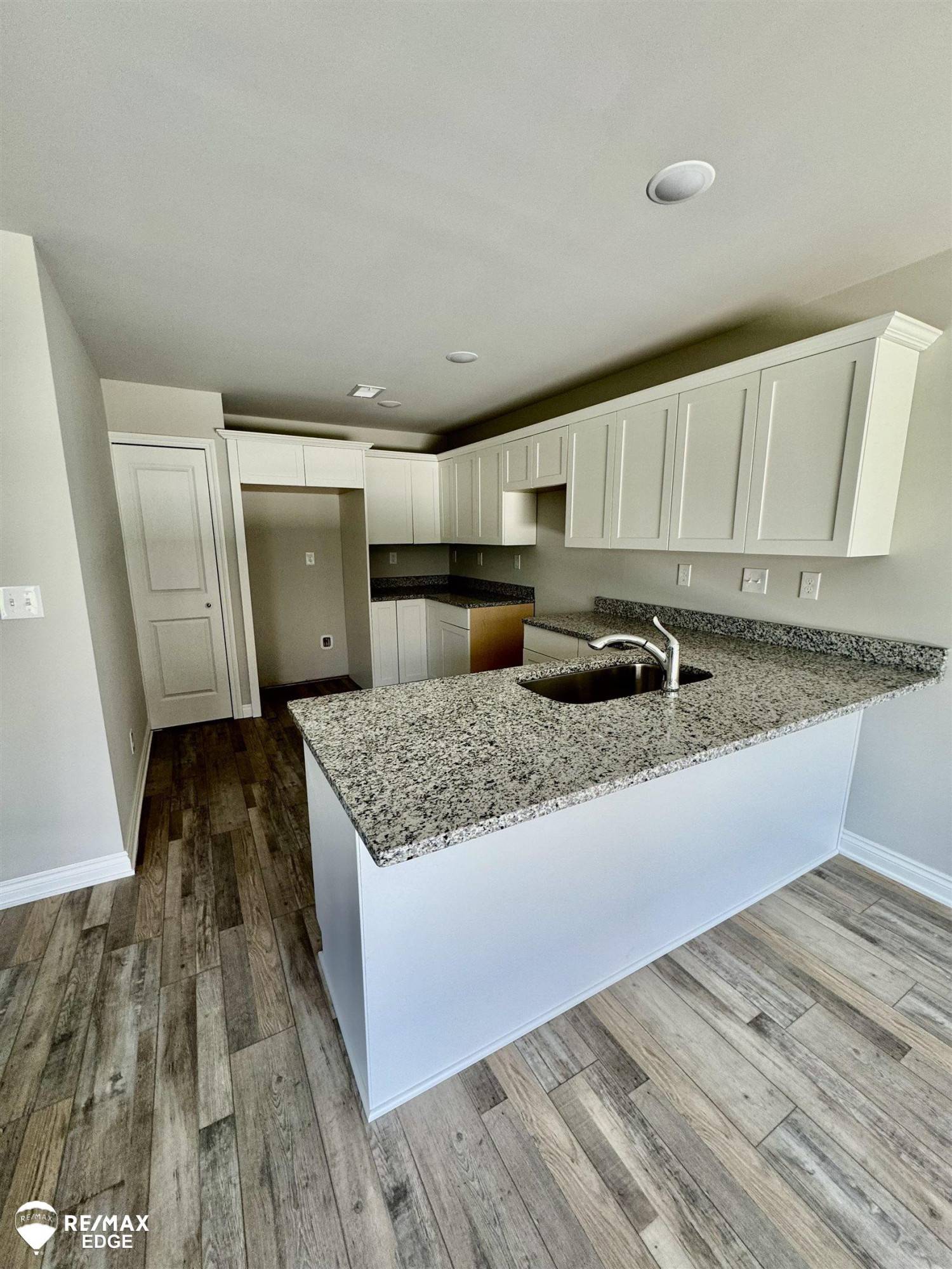 Grand Blanc, MI 48439,31007 Gregory Street