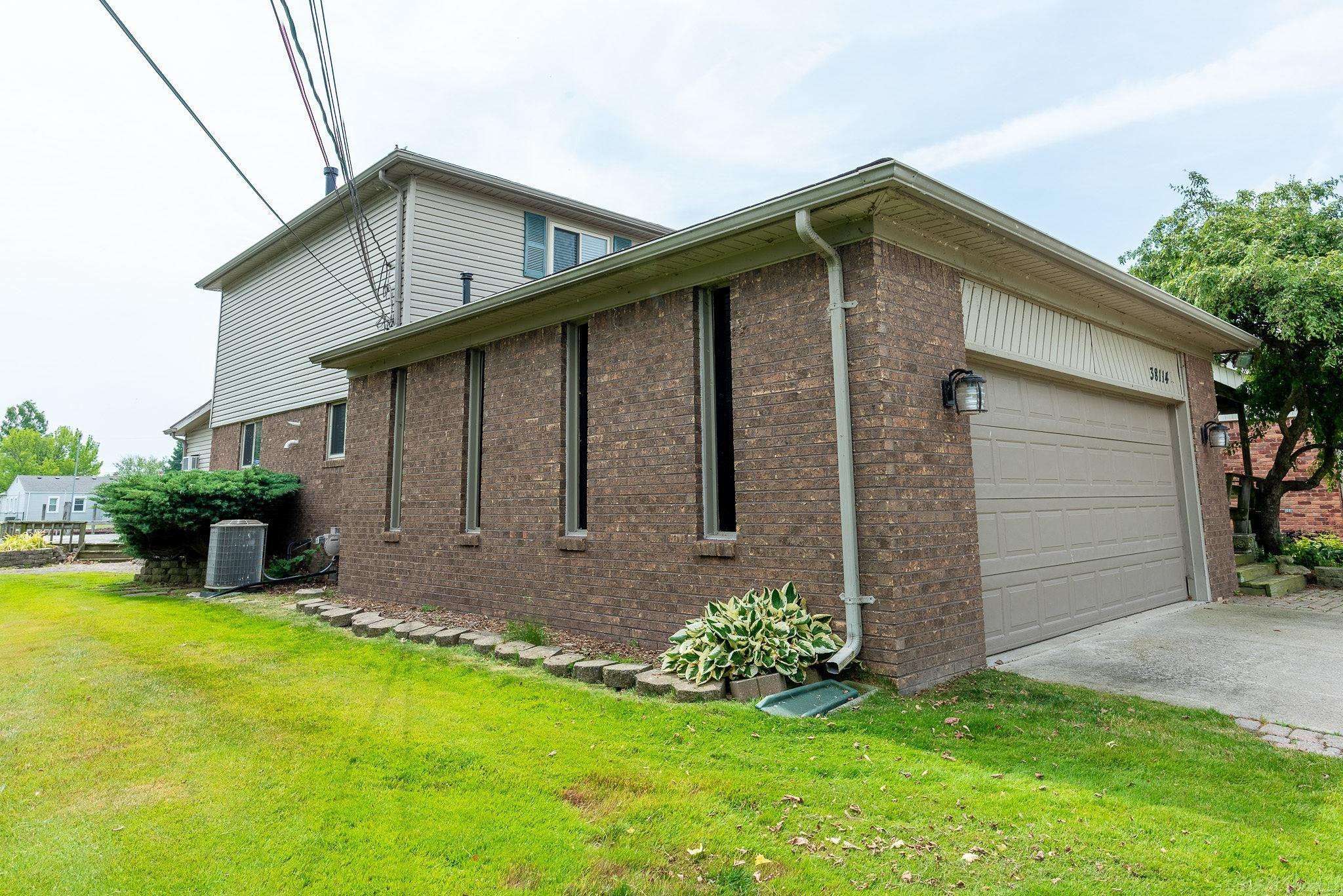 MI,38114 Huron Pointe Drive