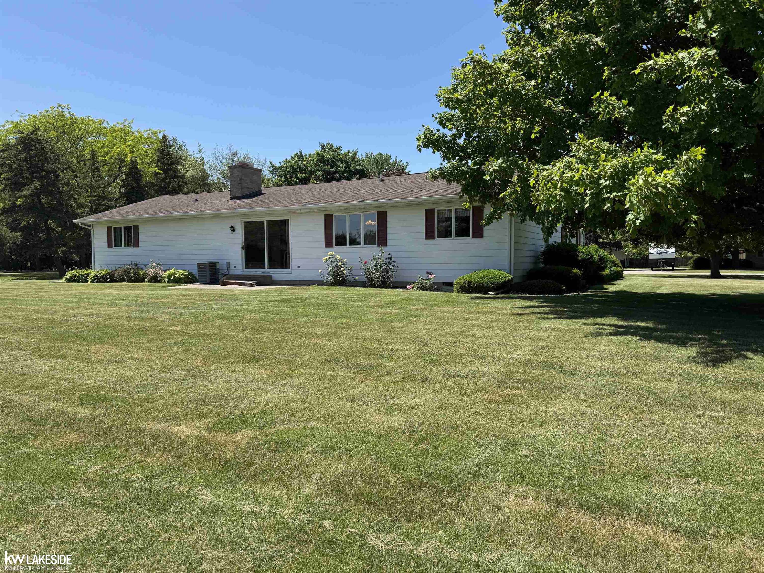 MI,527 Camelot Lane