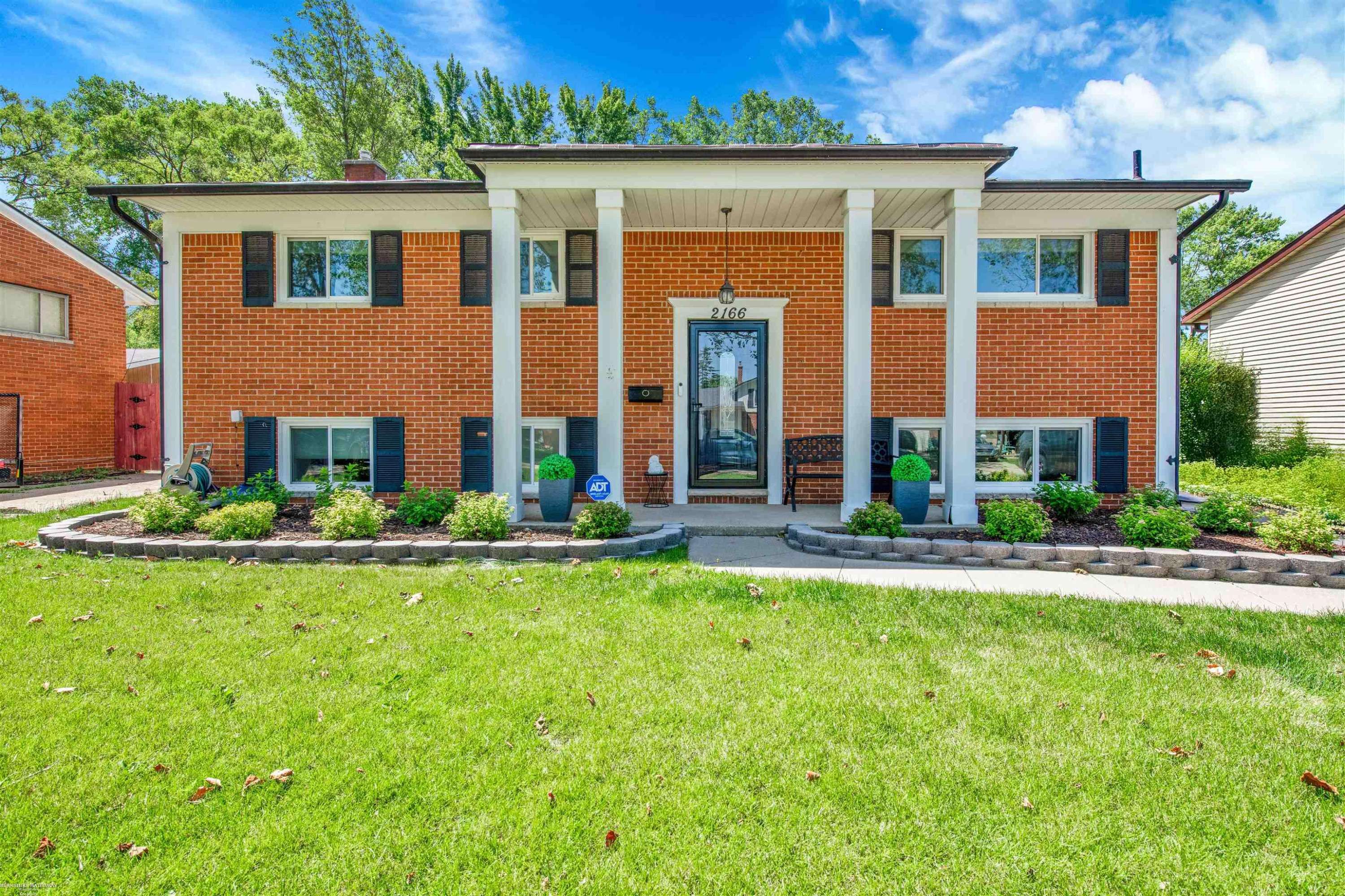 Sterling Heights, MI 48310,2166 Koper Drive
