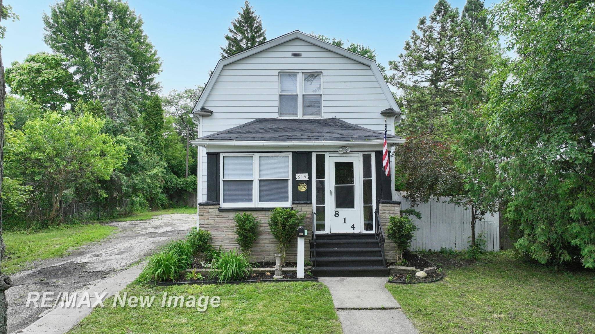 Saginaw, MI 48601,814 S 12th Street