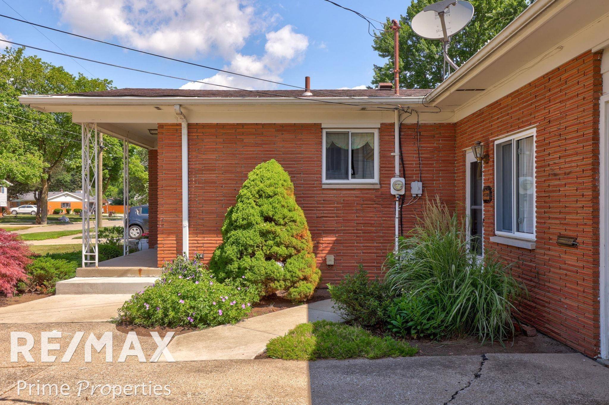 Saginaw, MI 48602,2524 Whitemore Place