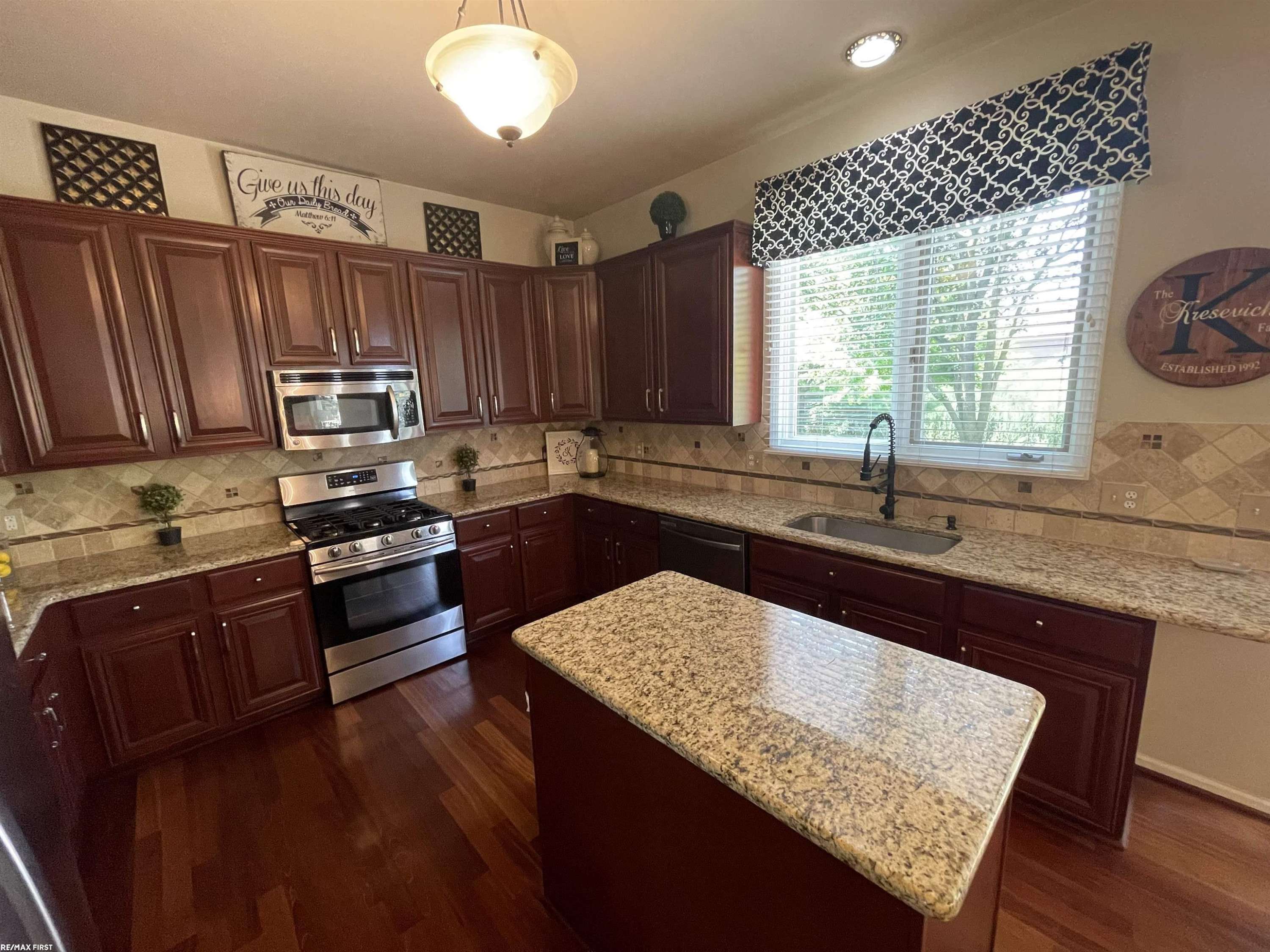 Macomb, MI 48044,48199 Village Drive