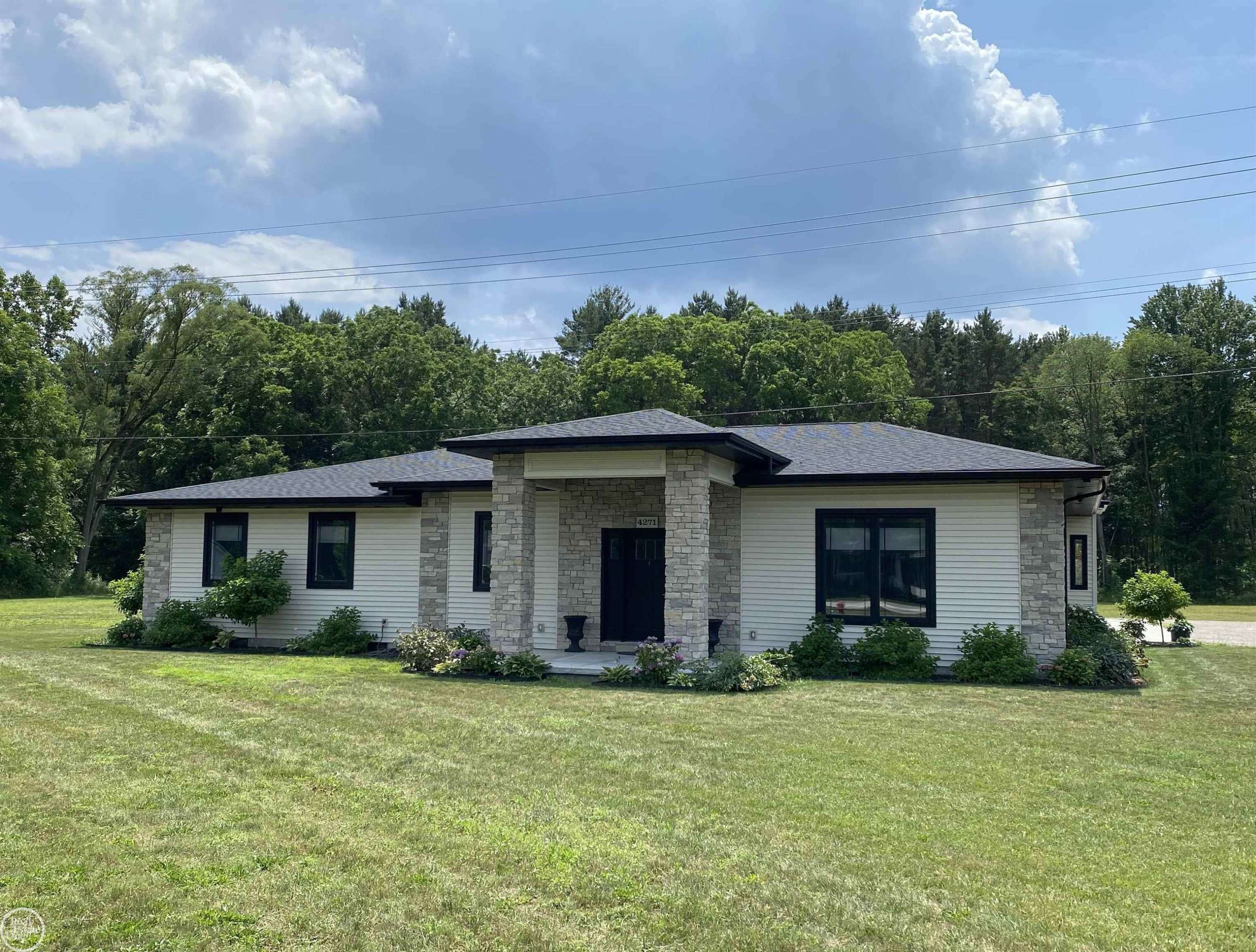 MI 48059,4271 Pine Grove Avenue