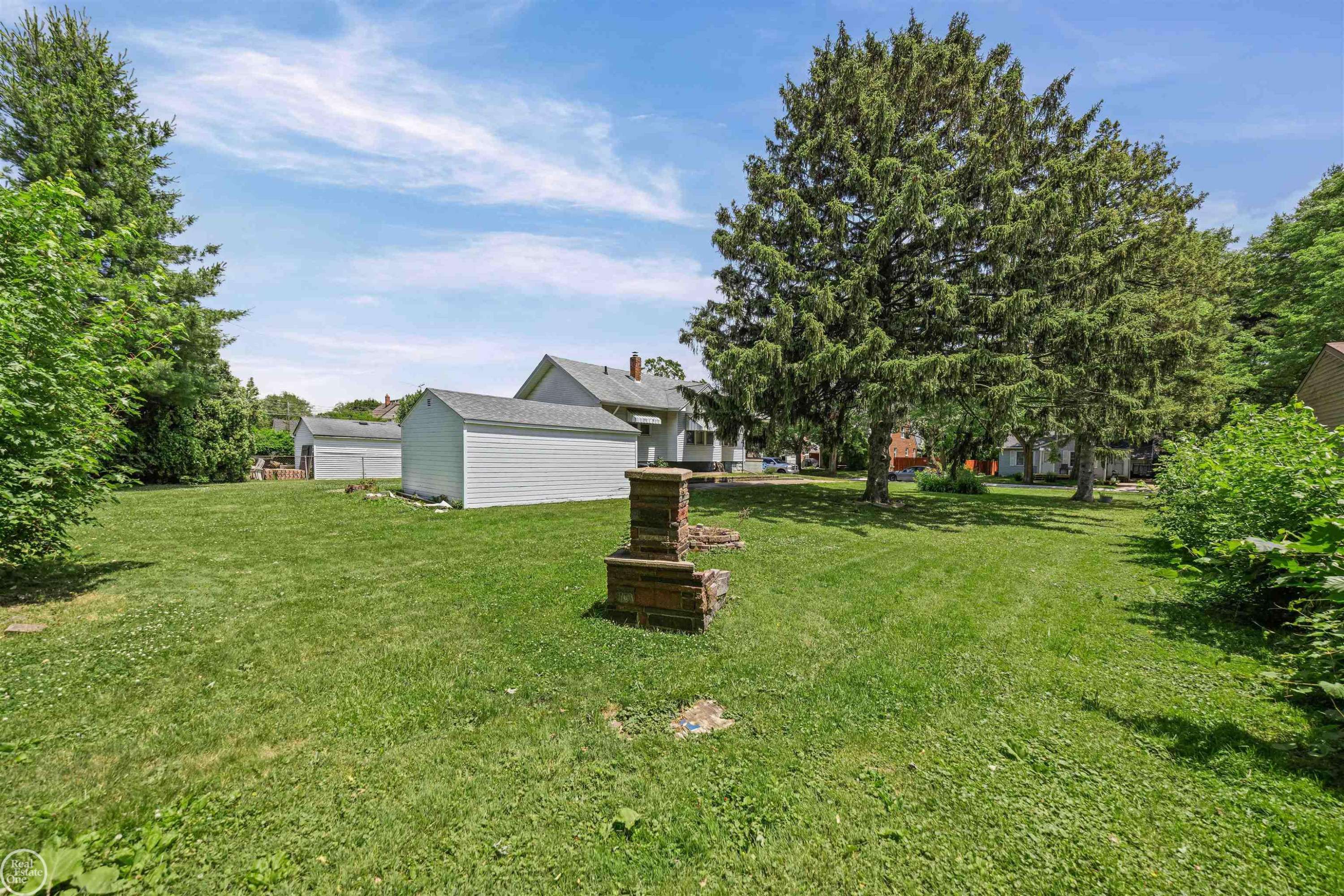 Roseville, MI 48066,26091 Hollywood Street