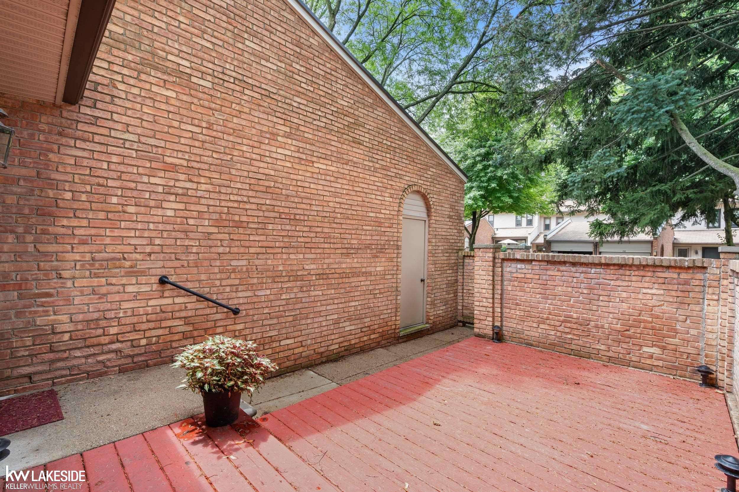 Rochester Hills, MI 48307,368 Willow Grove Lane