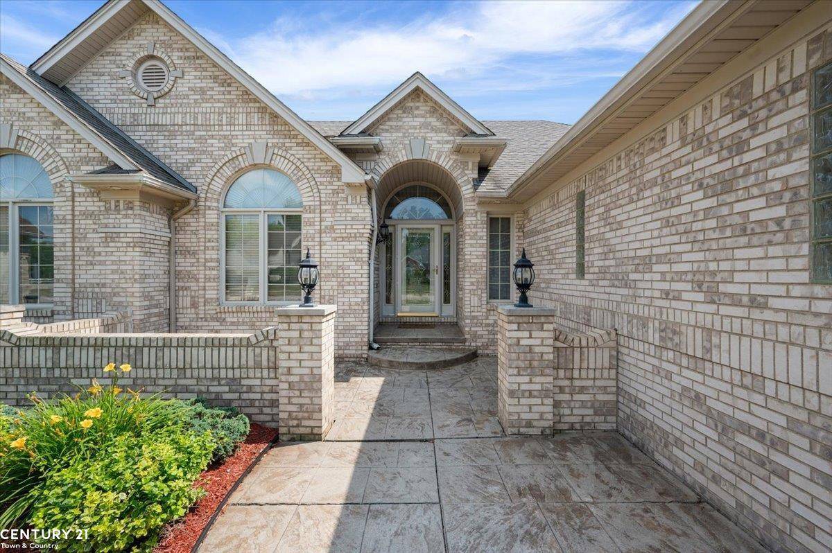 Macomb, MI 48042,17104 Kristen Drive