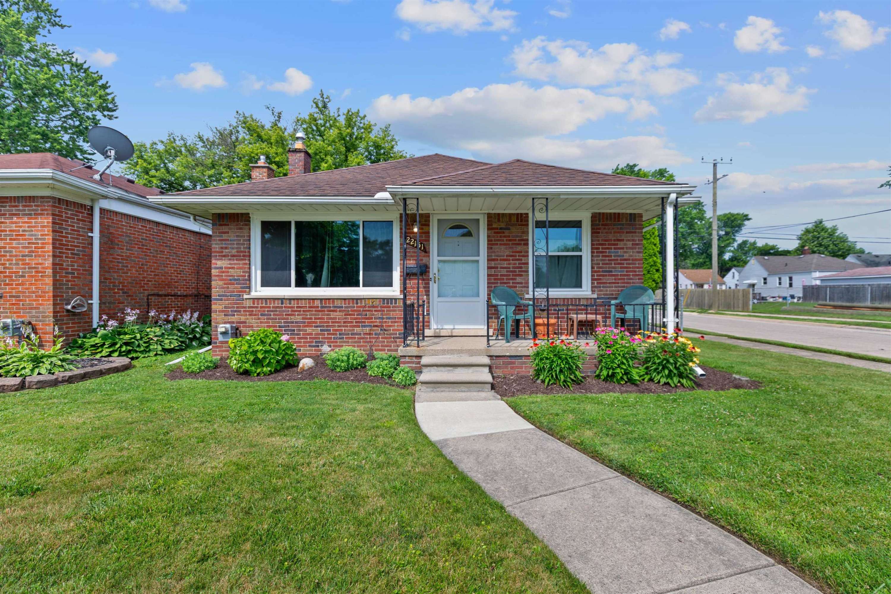 Eastpointe, MI 48021,22151 OAKWOOD Avenue