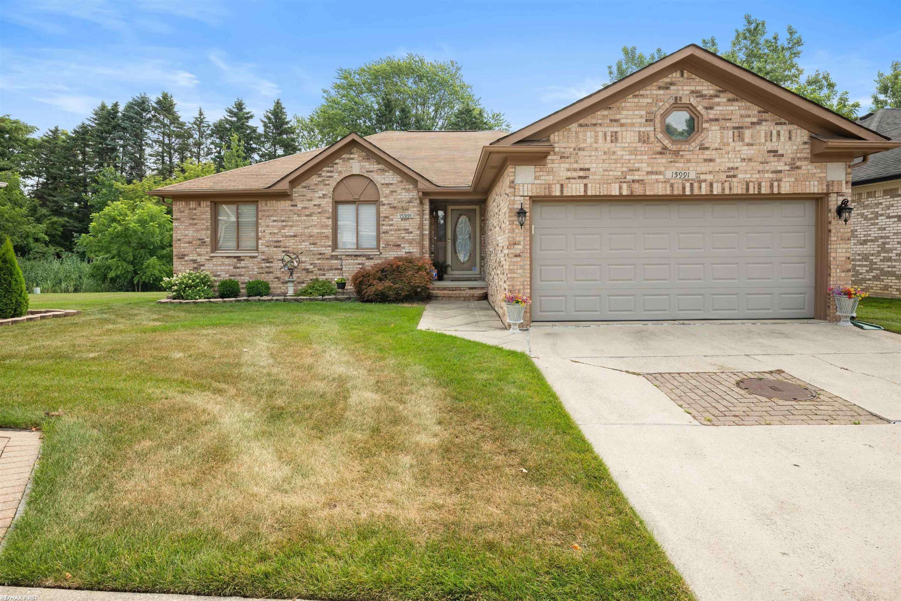 Clinton Twp, MI 48035,15991 Easygoer Court