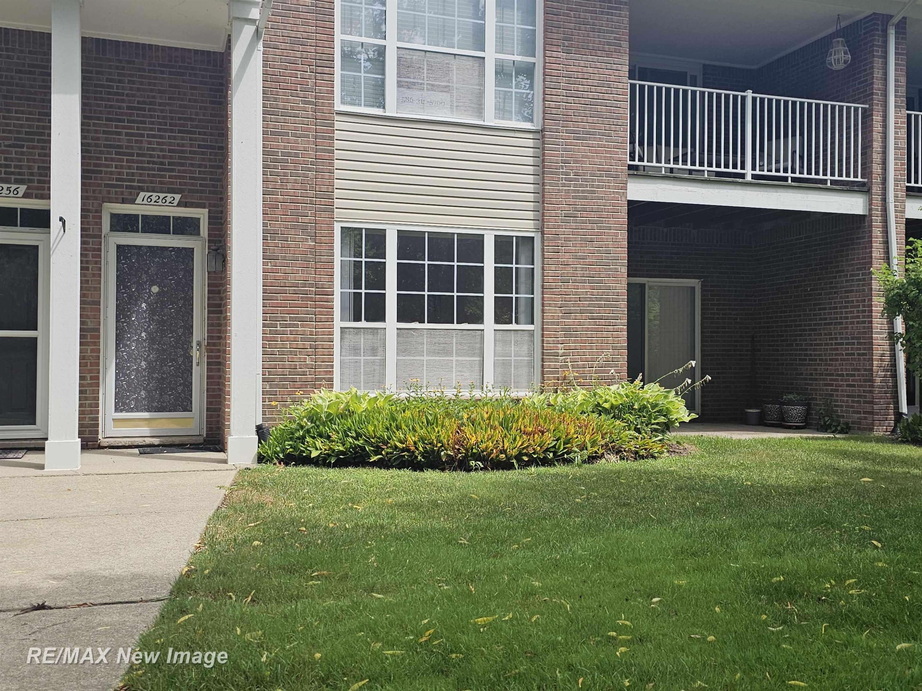 Macomb, MI 48044,16262 Grandview Drive