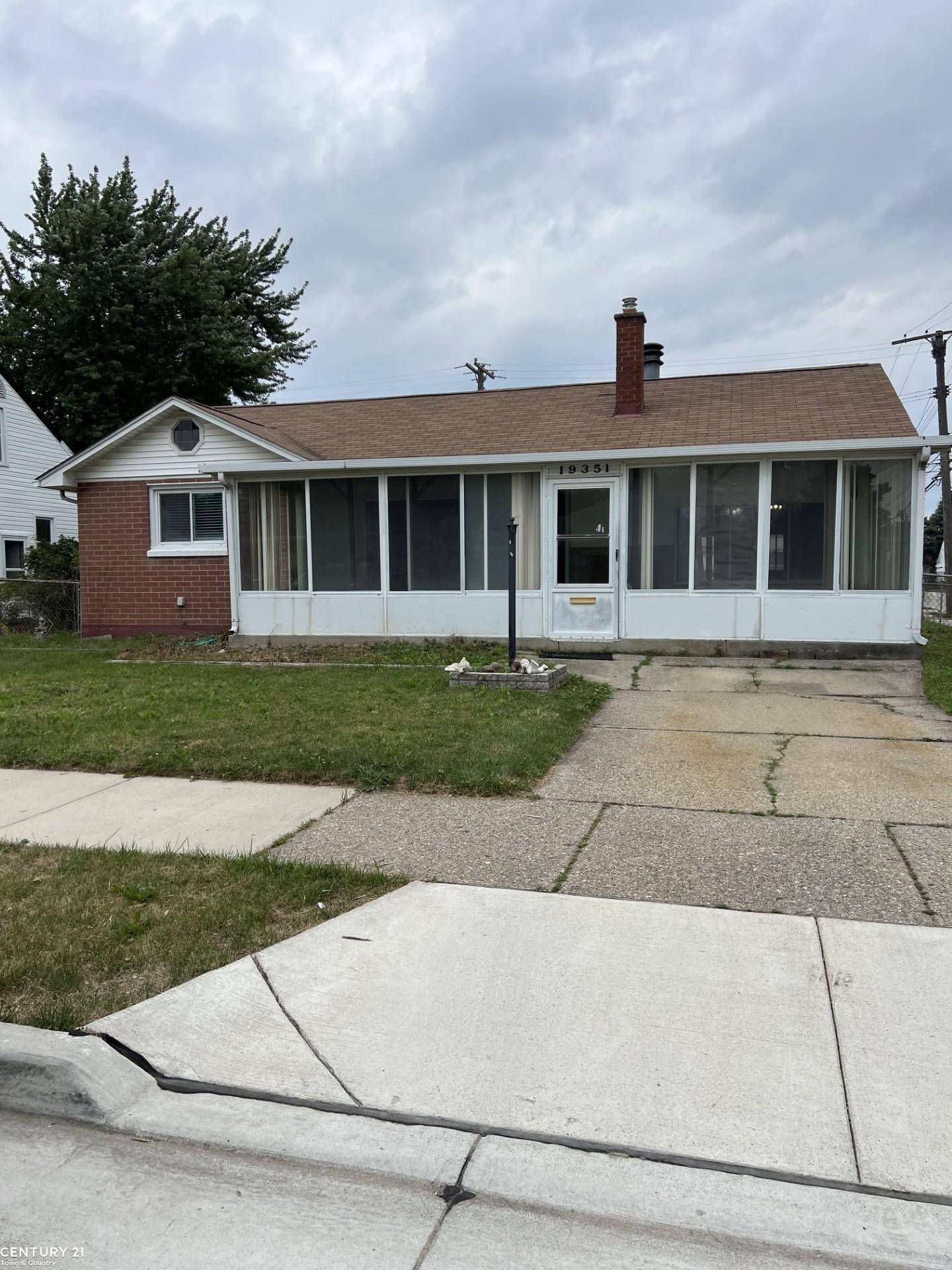 Roseville, MI 48066,19351 Eastland Street