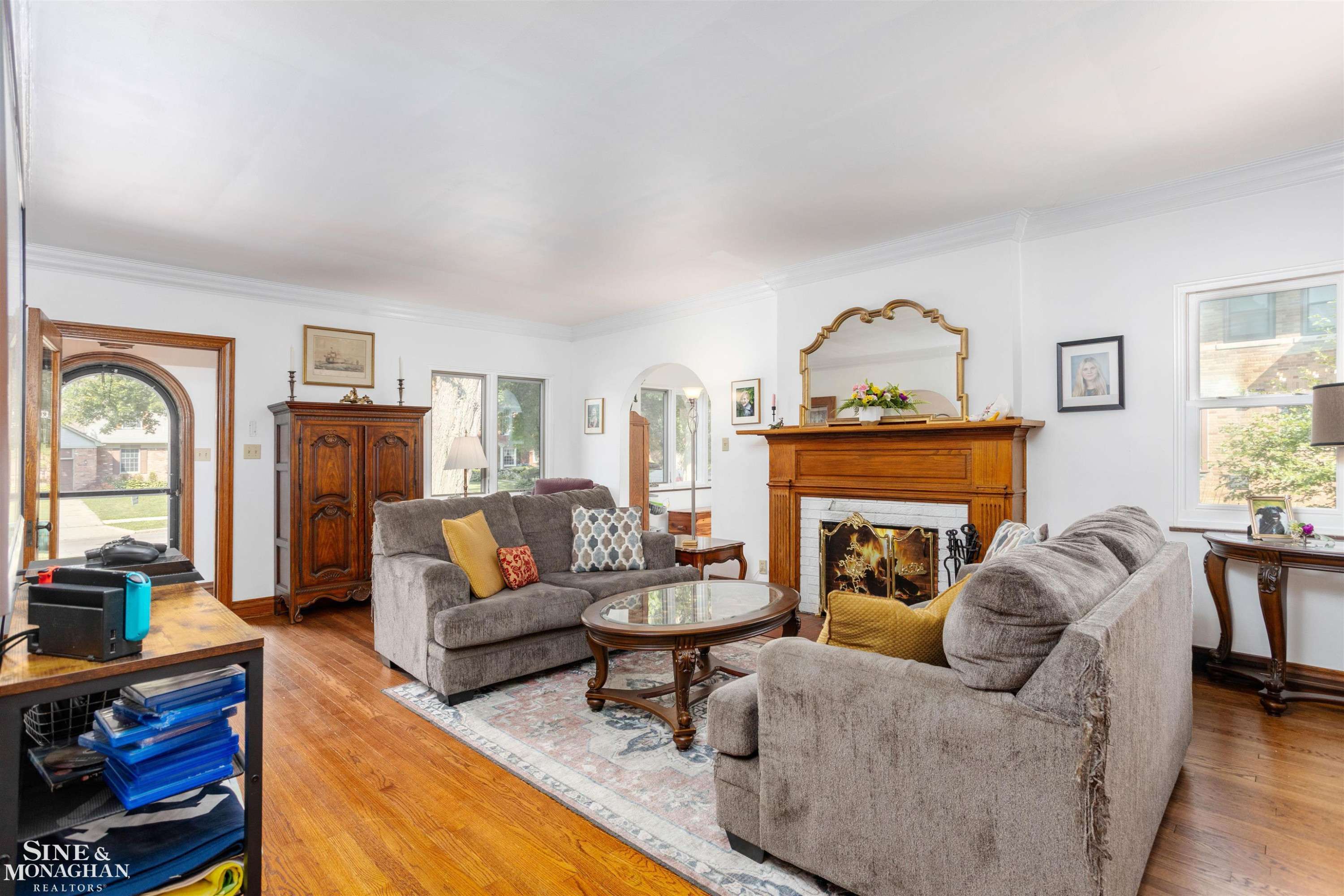 Grosse Pointe, MI 48230,624 Lakepointe Street