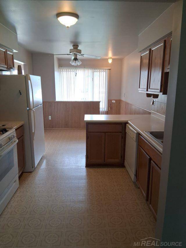 Warren, MI 48092,5279 E. 11 Mile Road