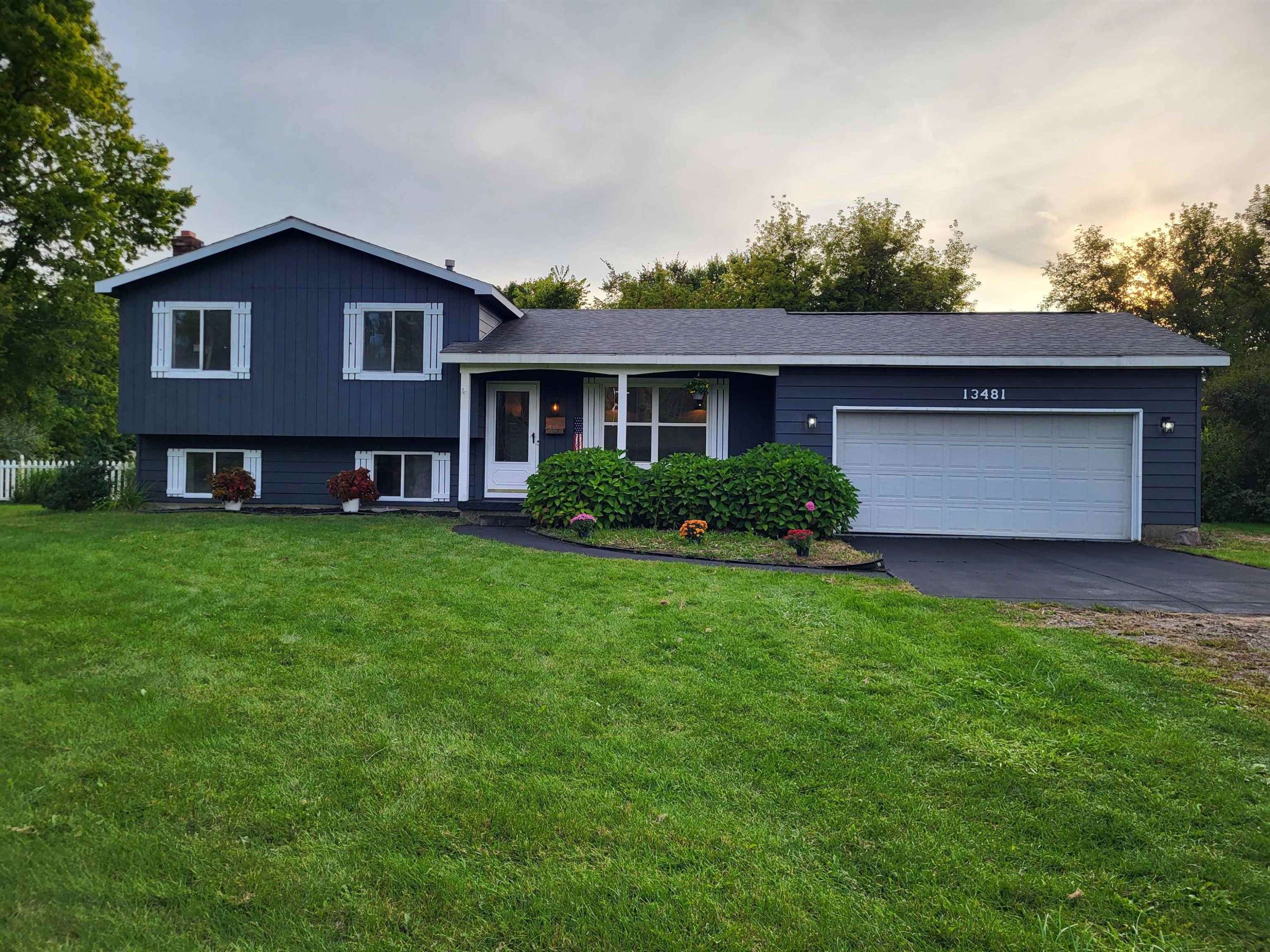 Montrose, MI 48457,13481 Seymour Road