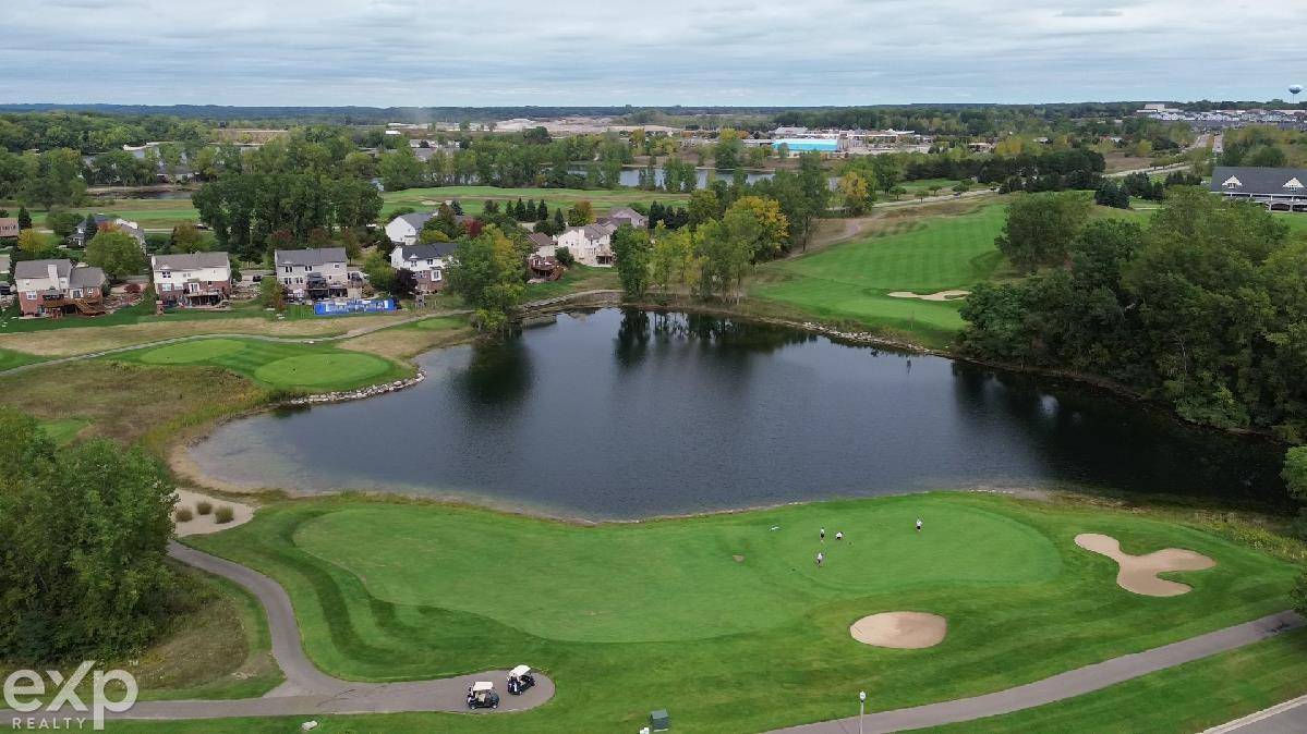 Oxford, MI 48371,372 Overlook Drive