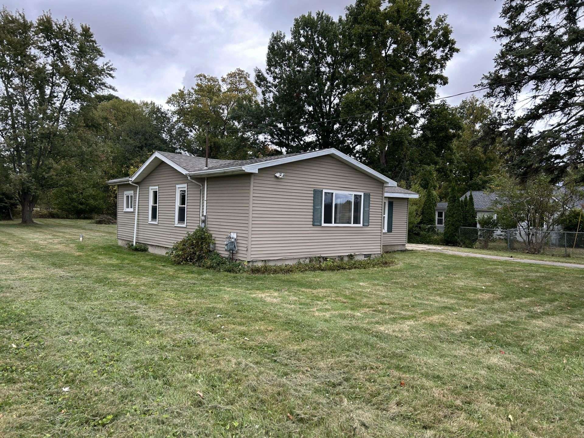 Owosso, MI 48867,5236 N M 52 Highway