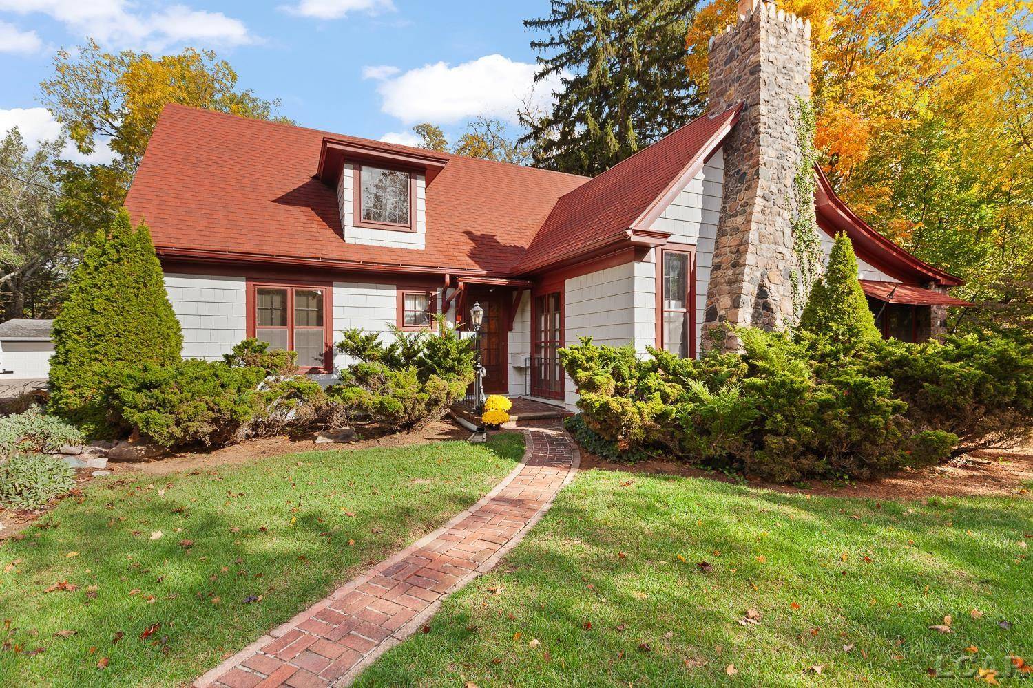 Adrian, MI 49221,1058 Maumee Street