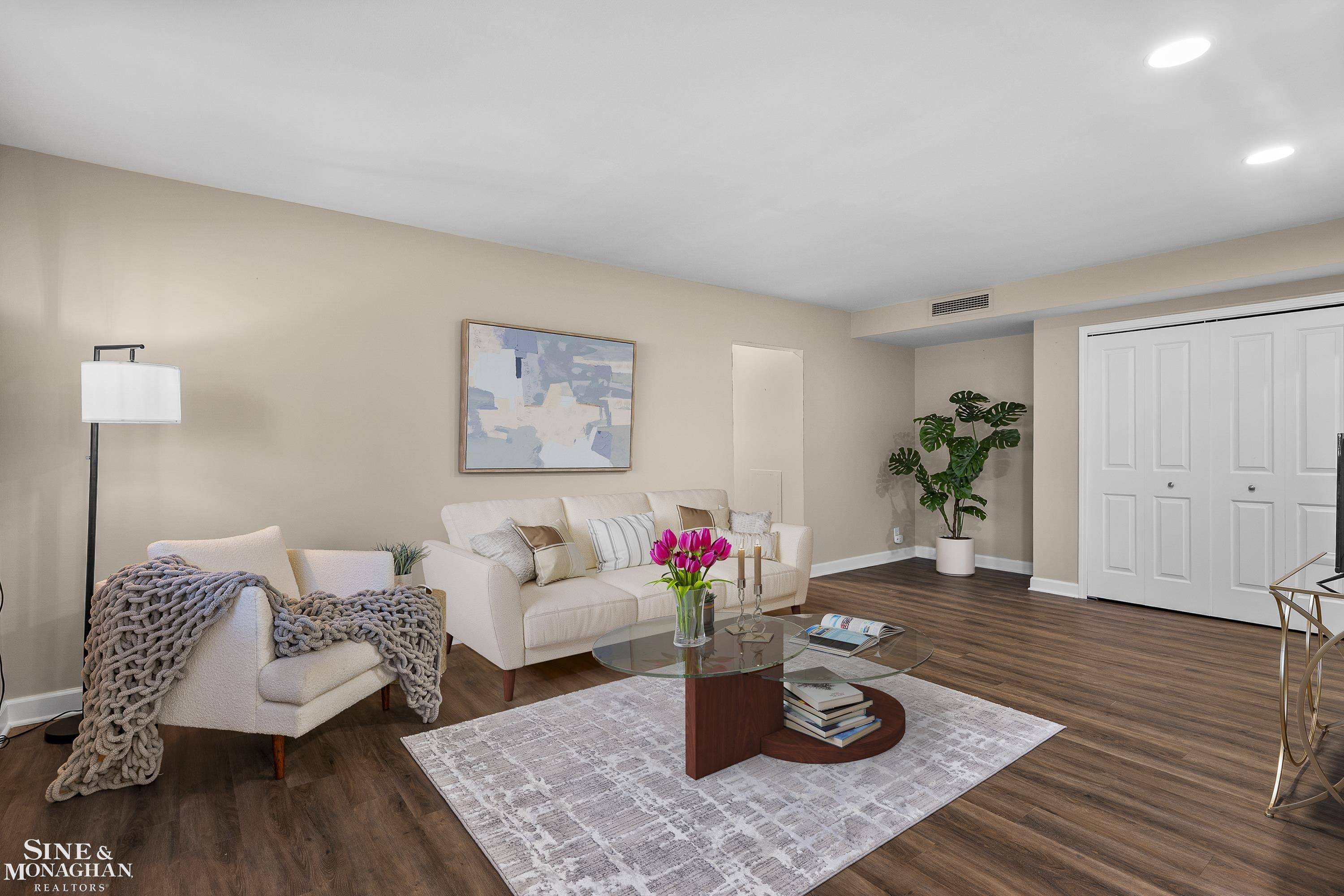 Saint Clair Shores, MI 48080,412 Riviera Drive