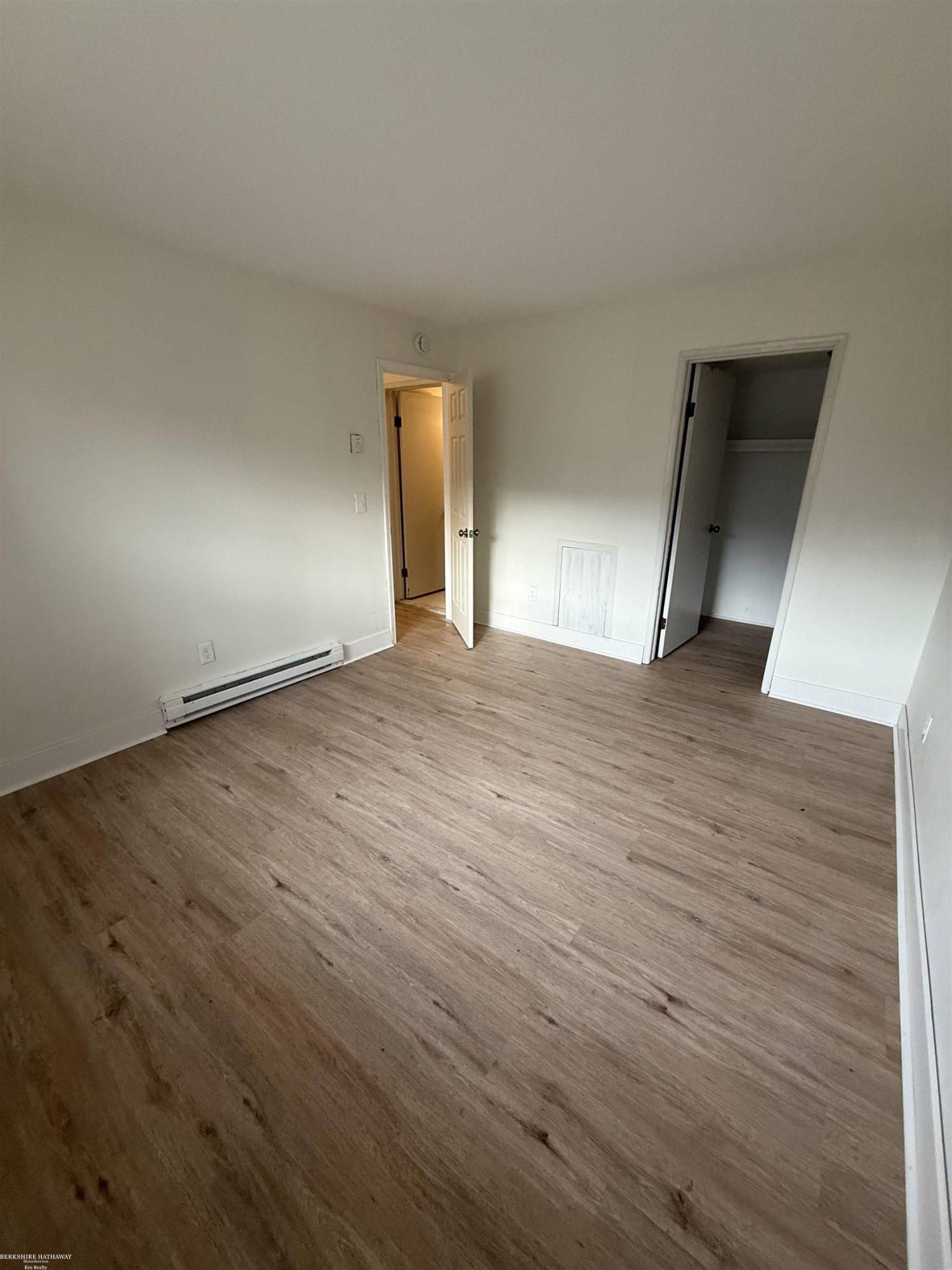 Clinton Twp, MI 48035,21761 Hillside Drive