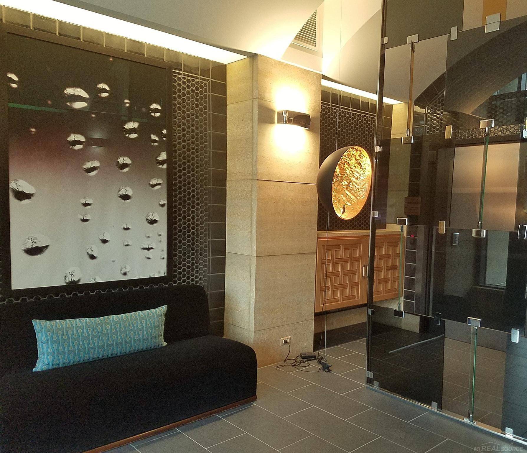 Birmingham, MI 48009,34977 Woodward Avenue