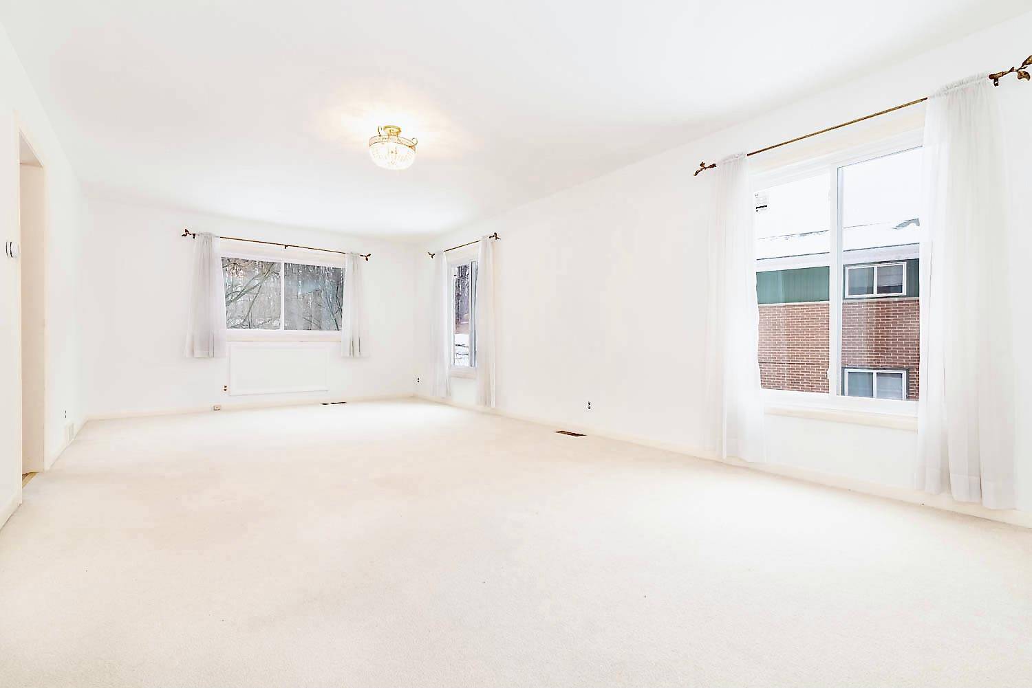 Ann Arbor, MI 48105,403 Pine Brae Street