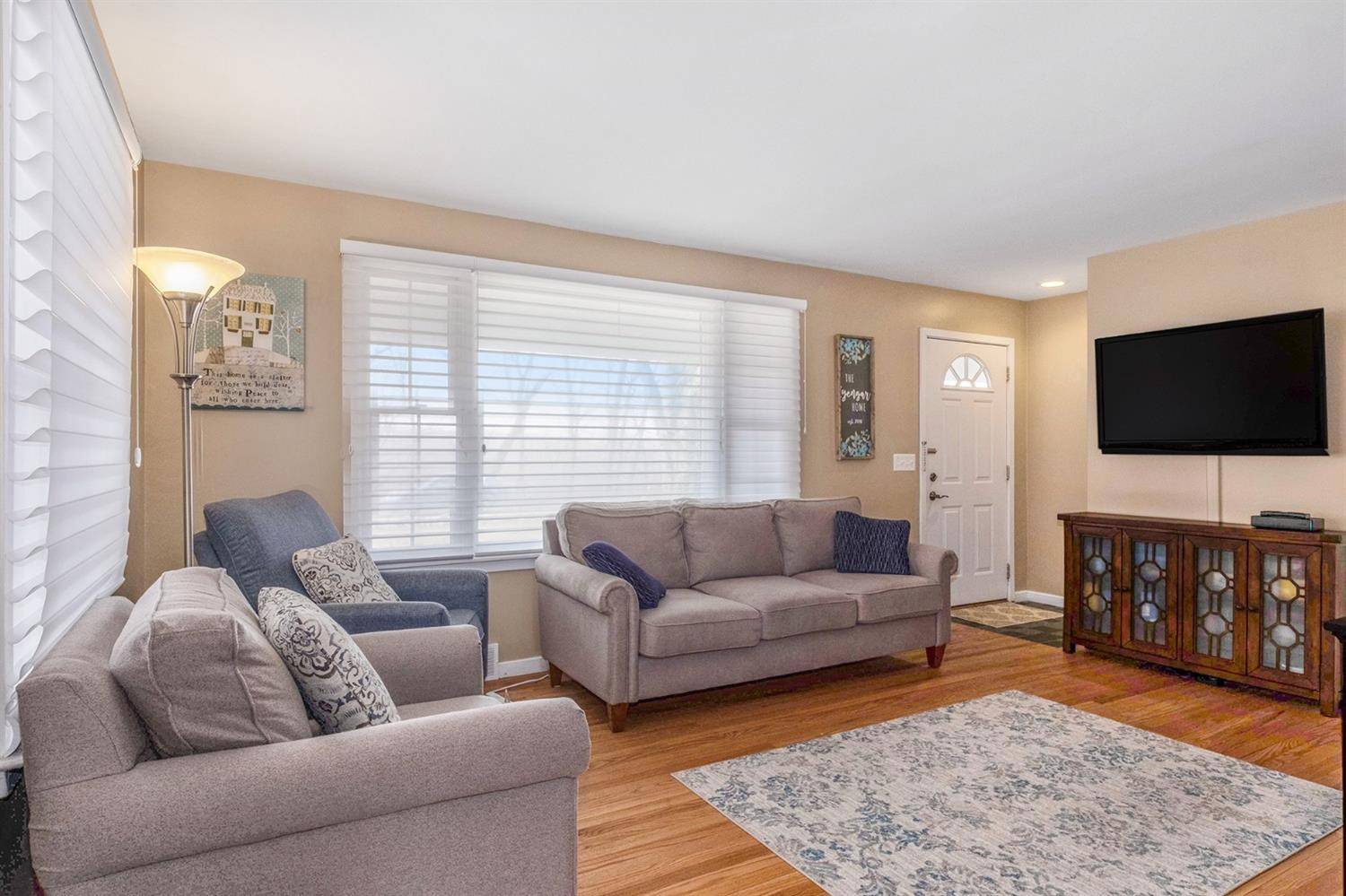 Ann Arbor, MI 48105,1604 Longshore Drive