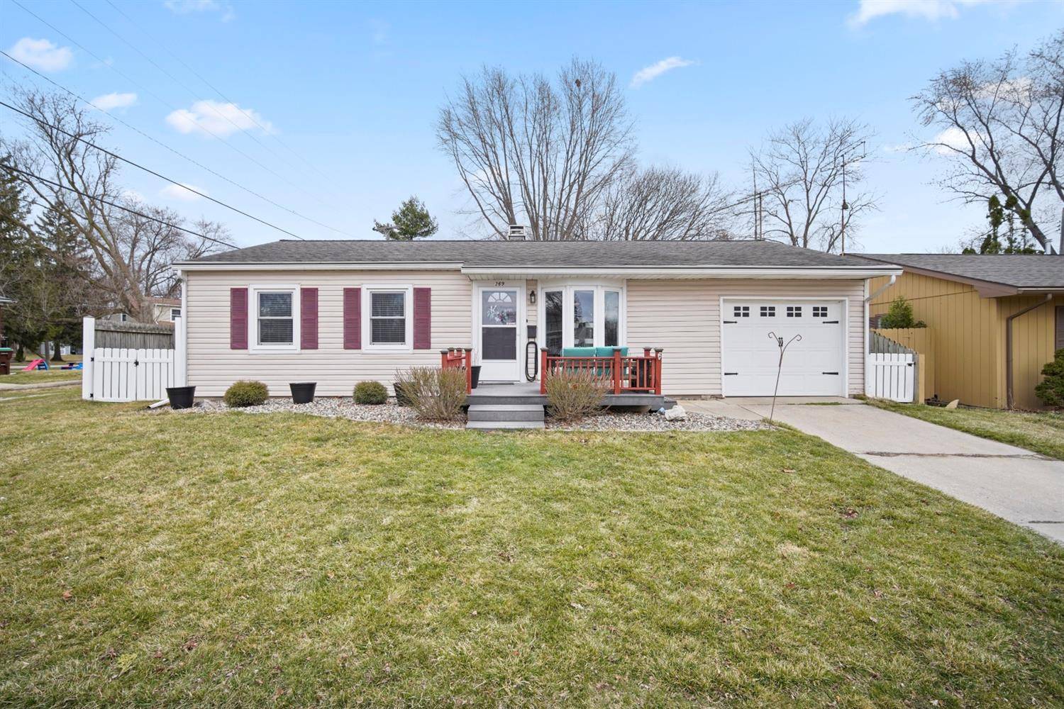 Milan, MI 48160,369 Argyle Crescent