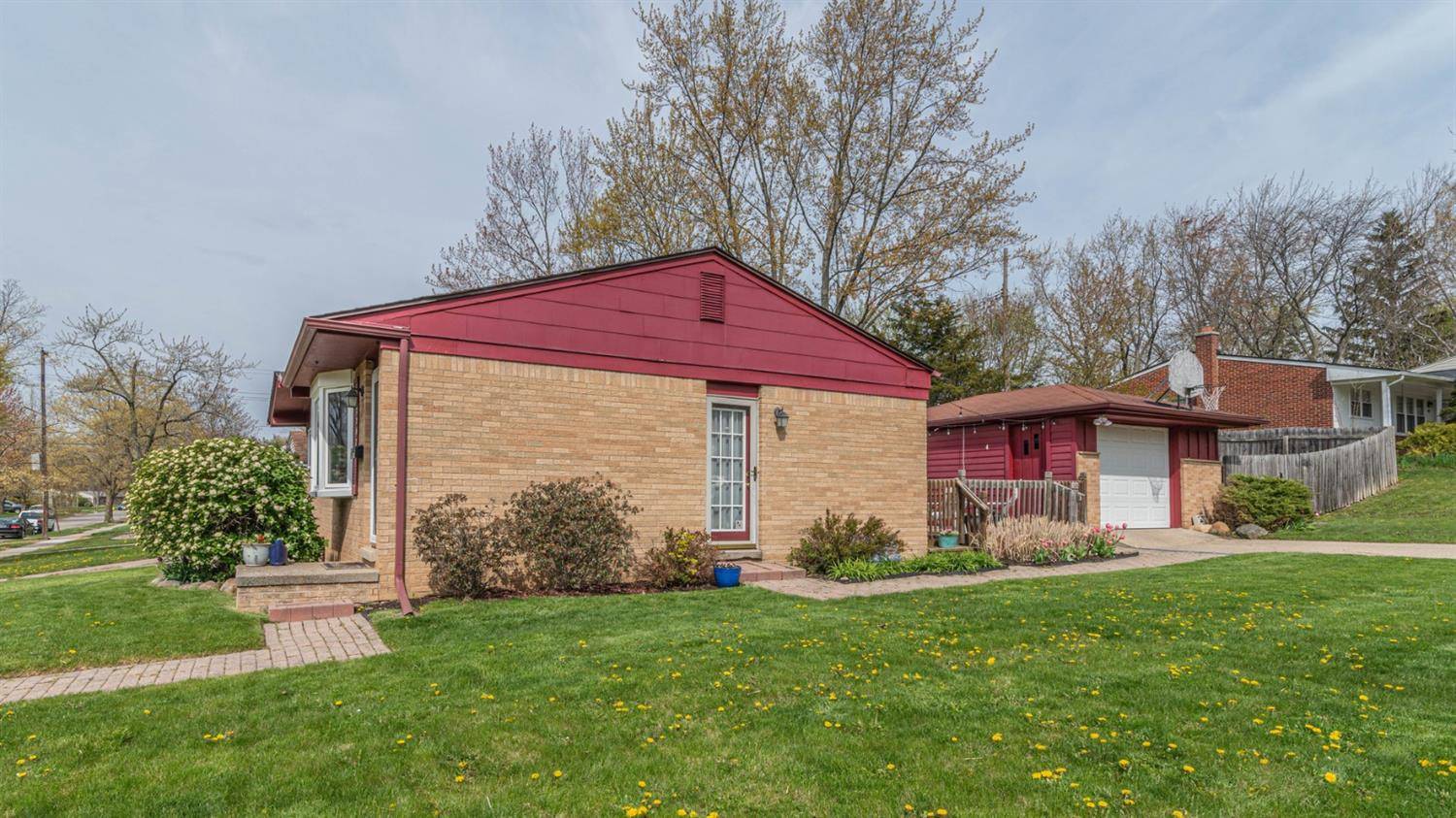 Ann Arbor, MI 48103,2202 Faye Drive