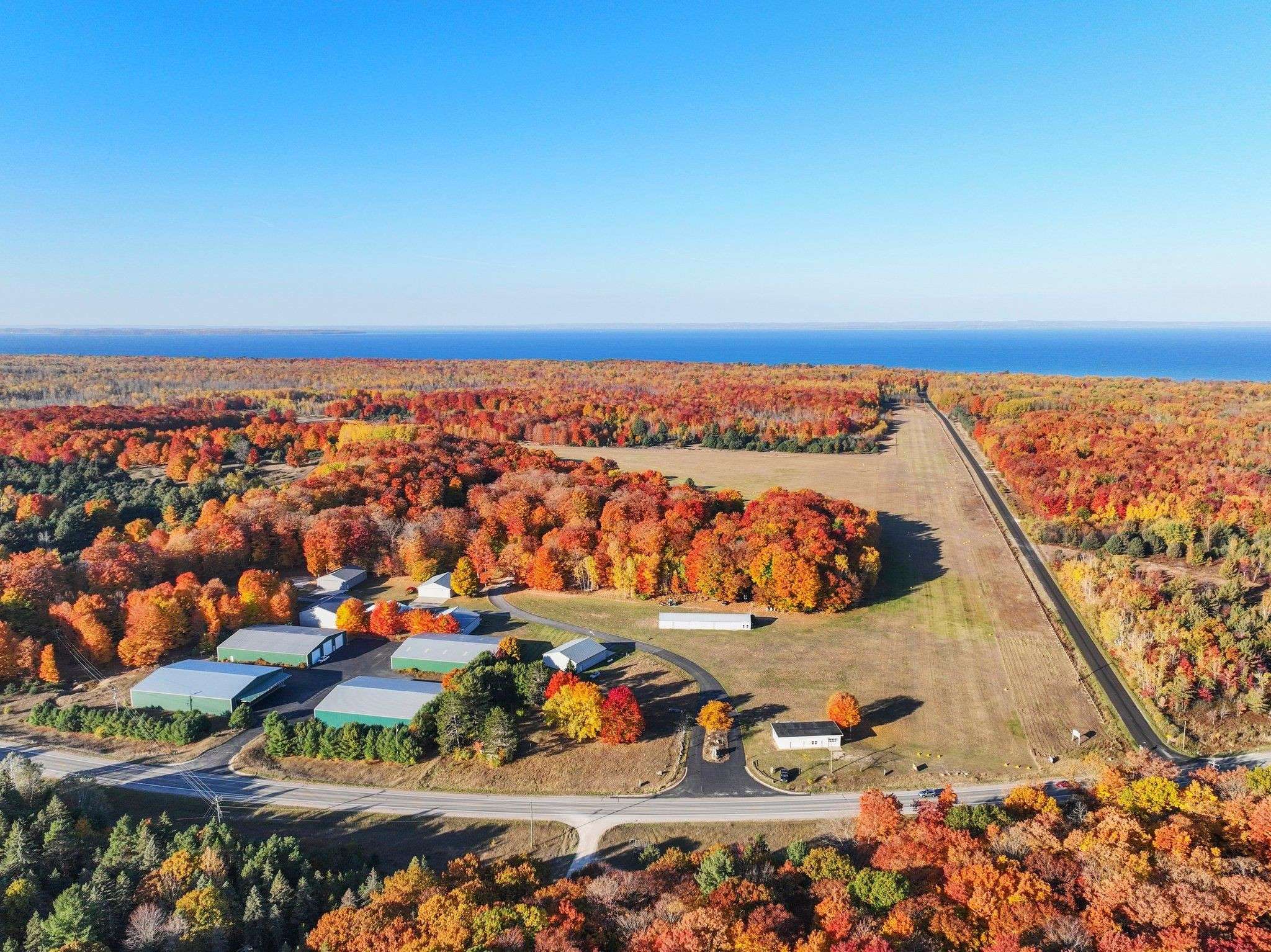 Kewadin, MI 49648,6 Hangar