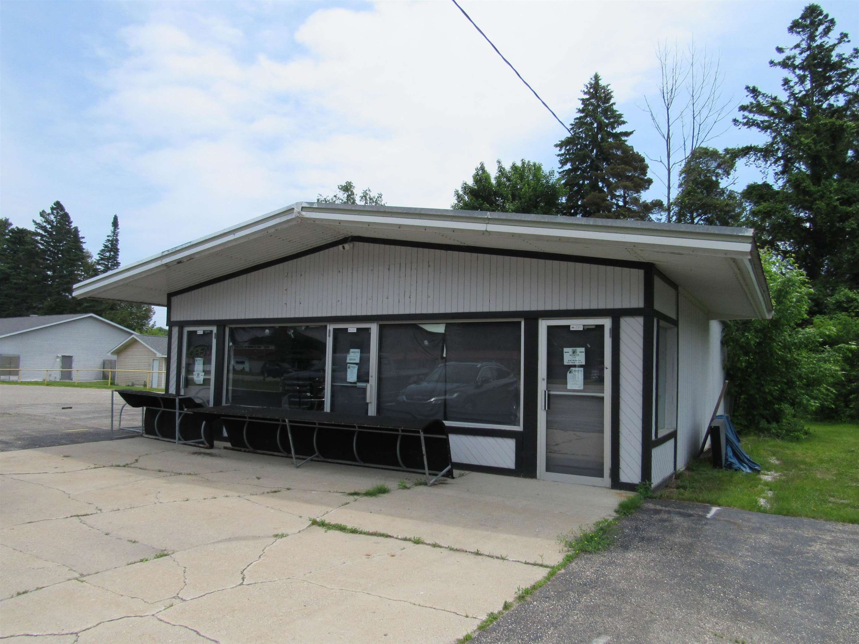 Tawas City, MI 48763,1131 W Lake Street