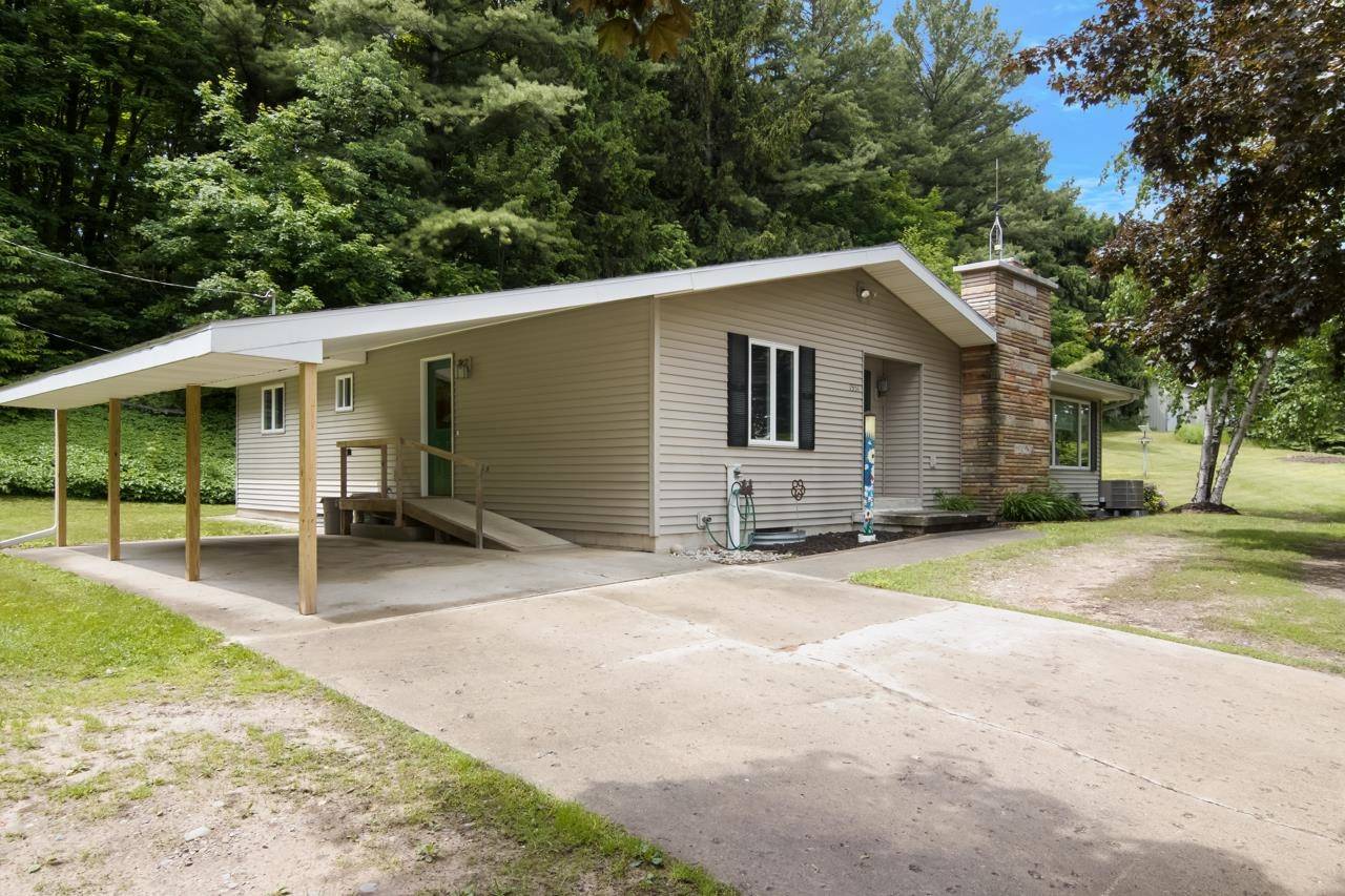 Suttons Bay, MI 49682,1551 N Macksey Road