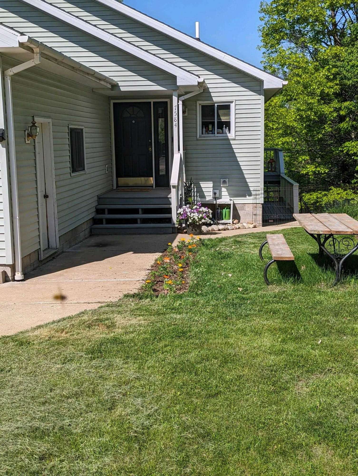 Hale, MI 48739,7584 Maggy's Bay Drive