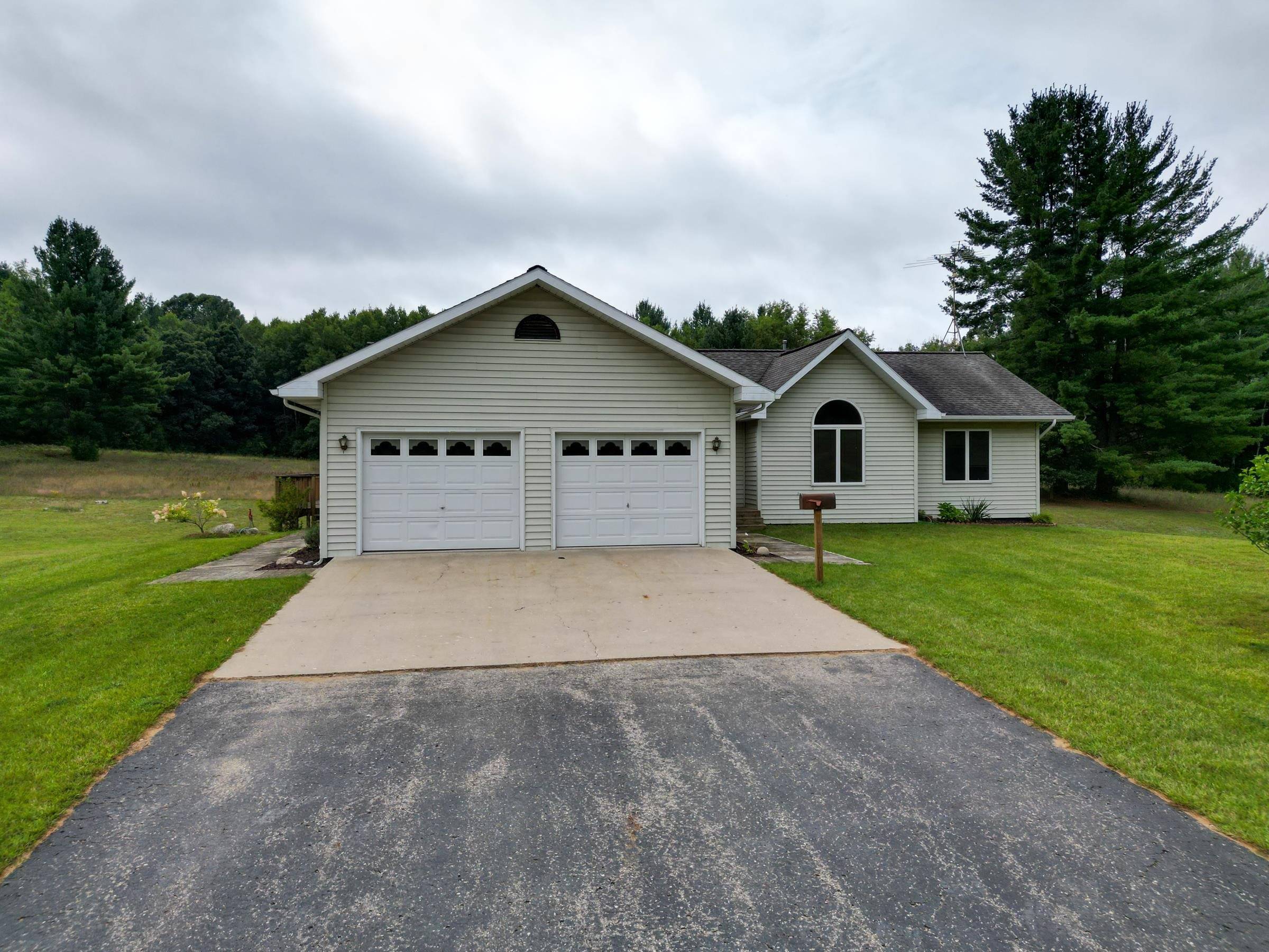 Blanchard, MI 49310,10859 W Blanchard