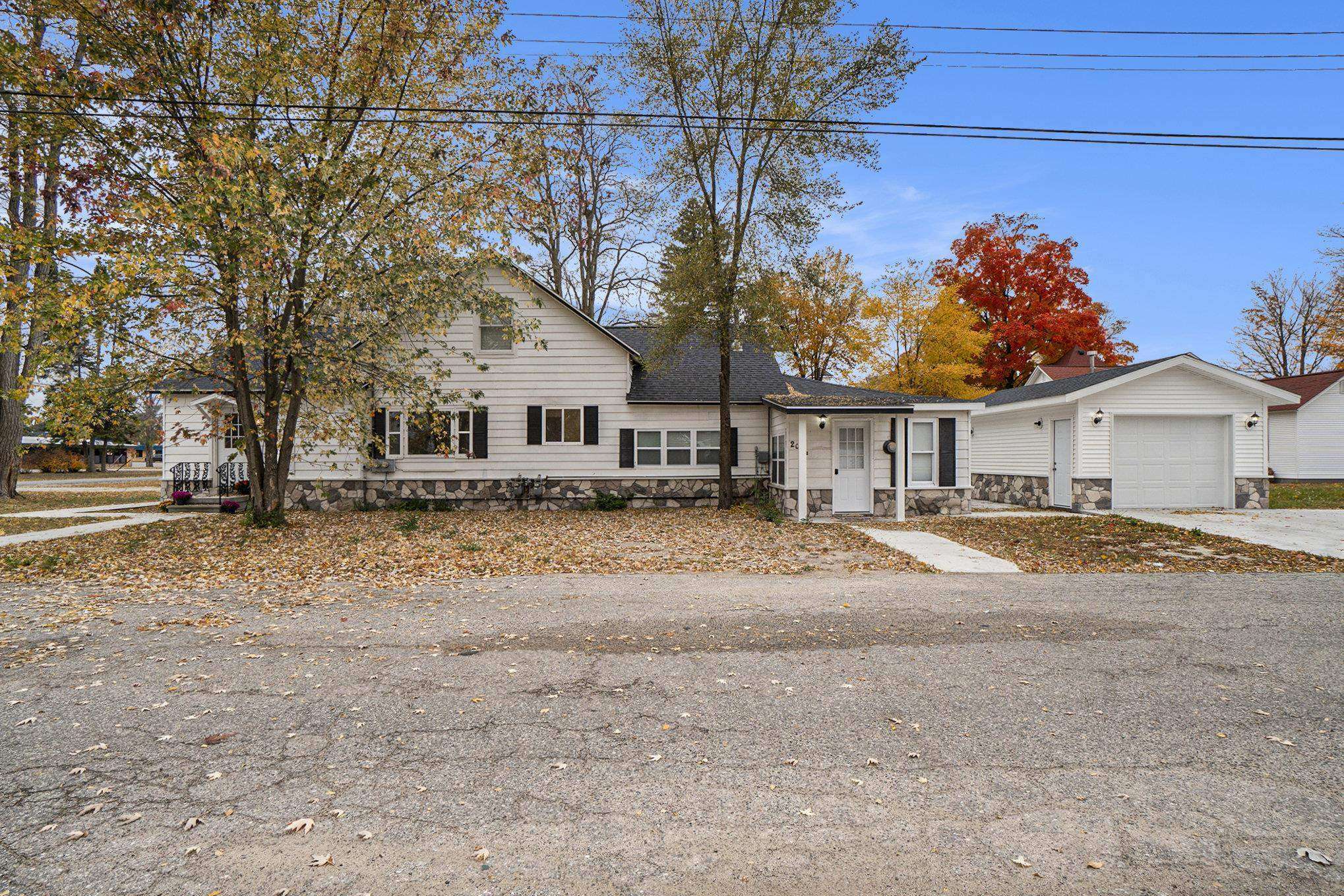 Kalkaska, MI 49646,206 W 4th