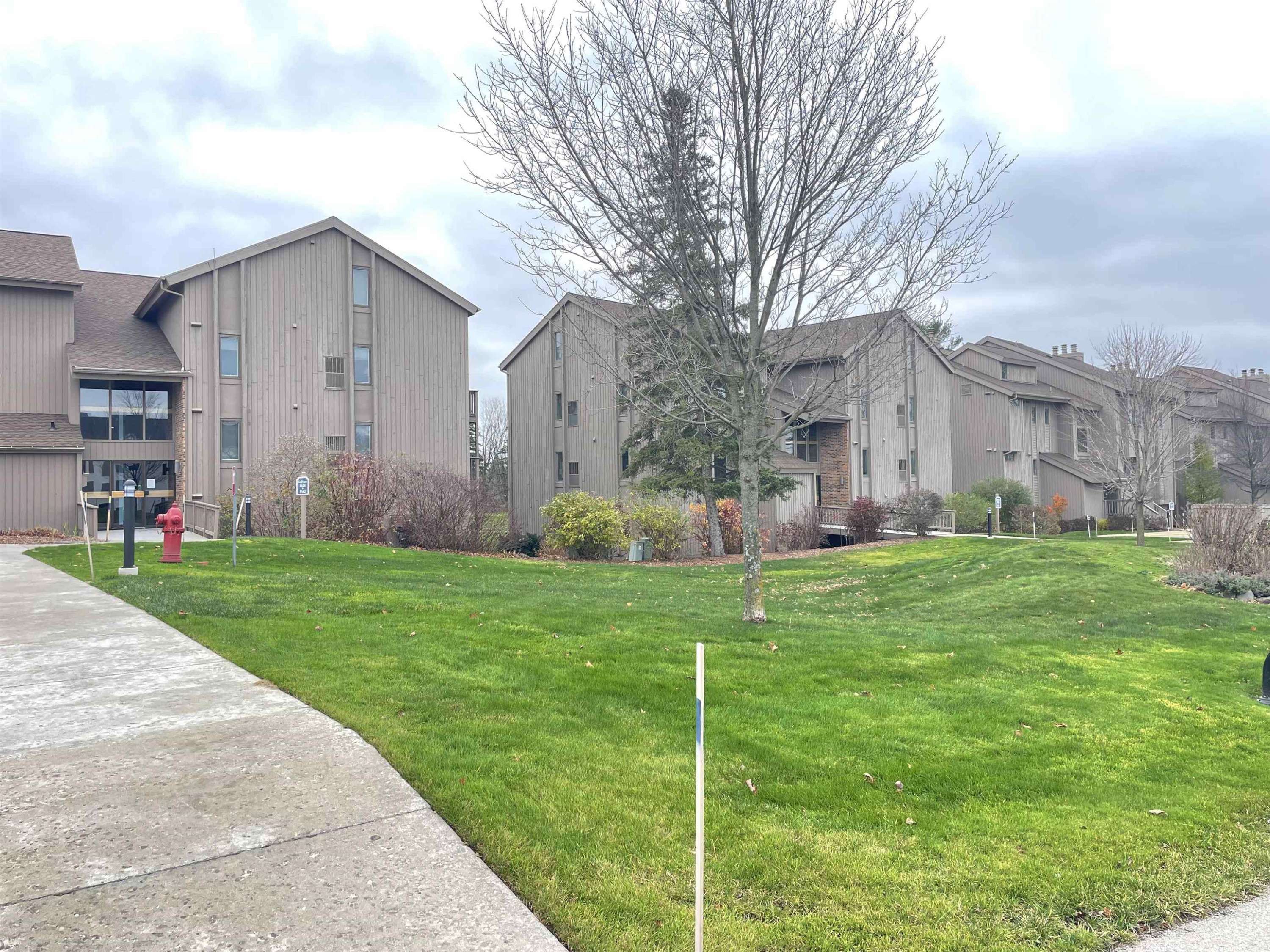 Williamsburg, MI 49690,5539 Golfview Court