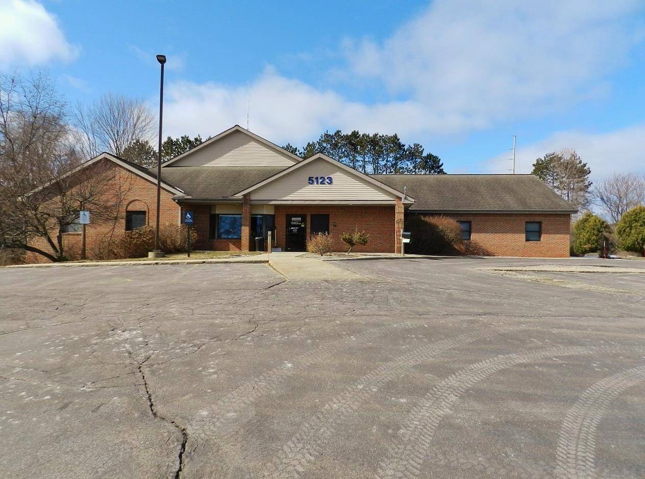 Traverse City, MI 49684,5123 N Royale Drive