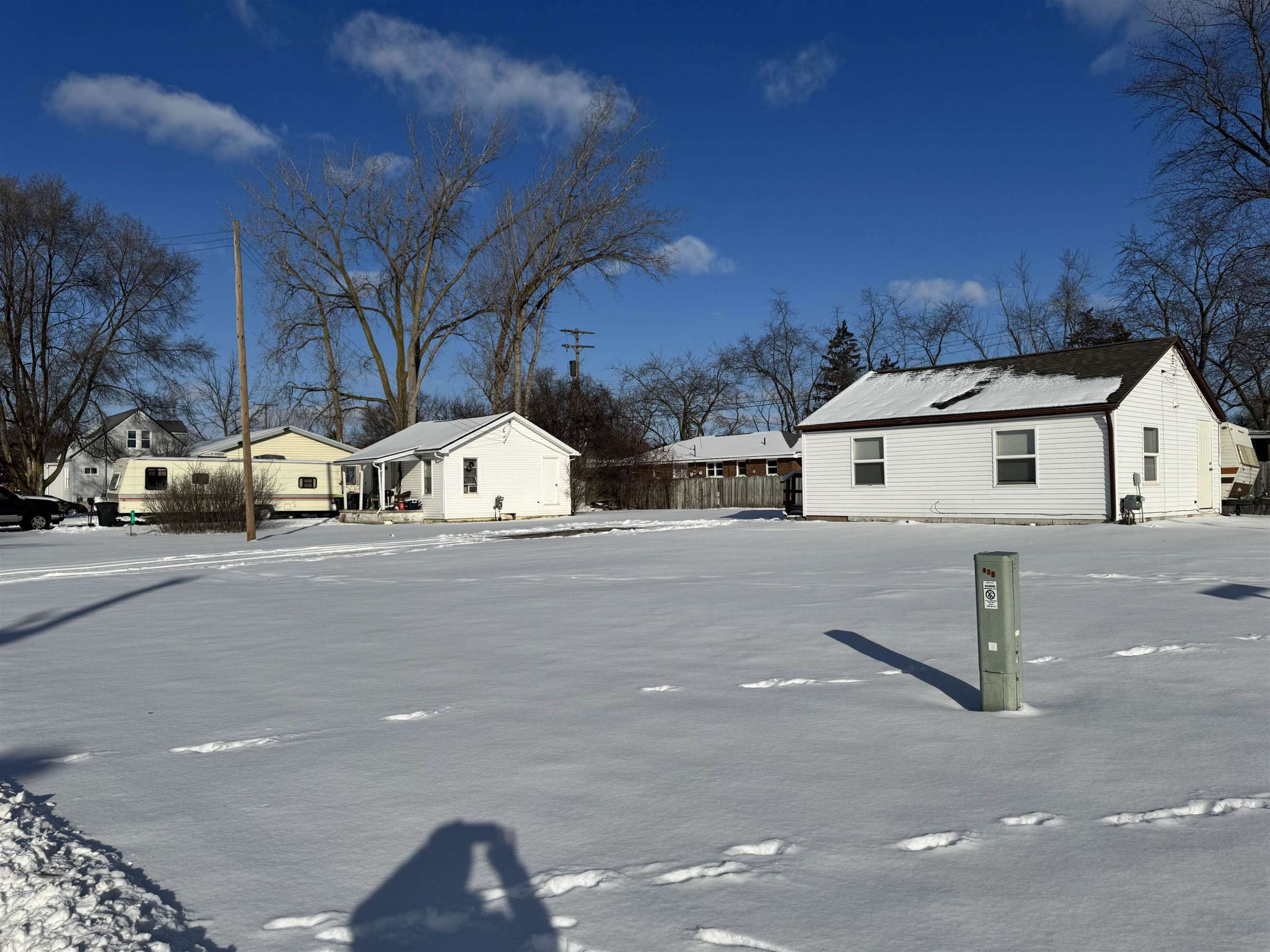 Midland, MI 48642,410/412/414/416 Sam Street