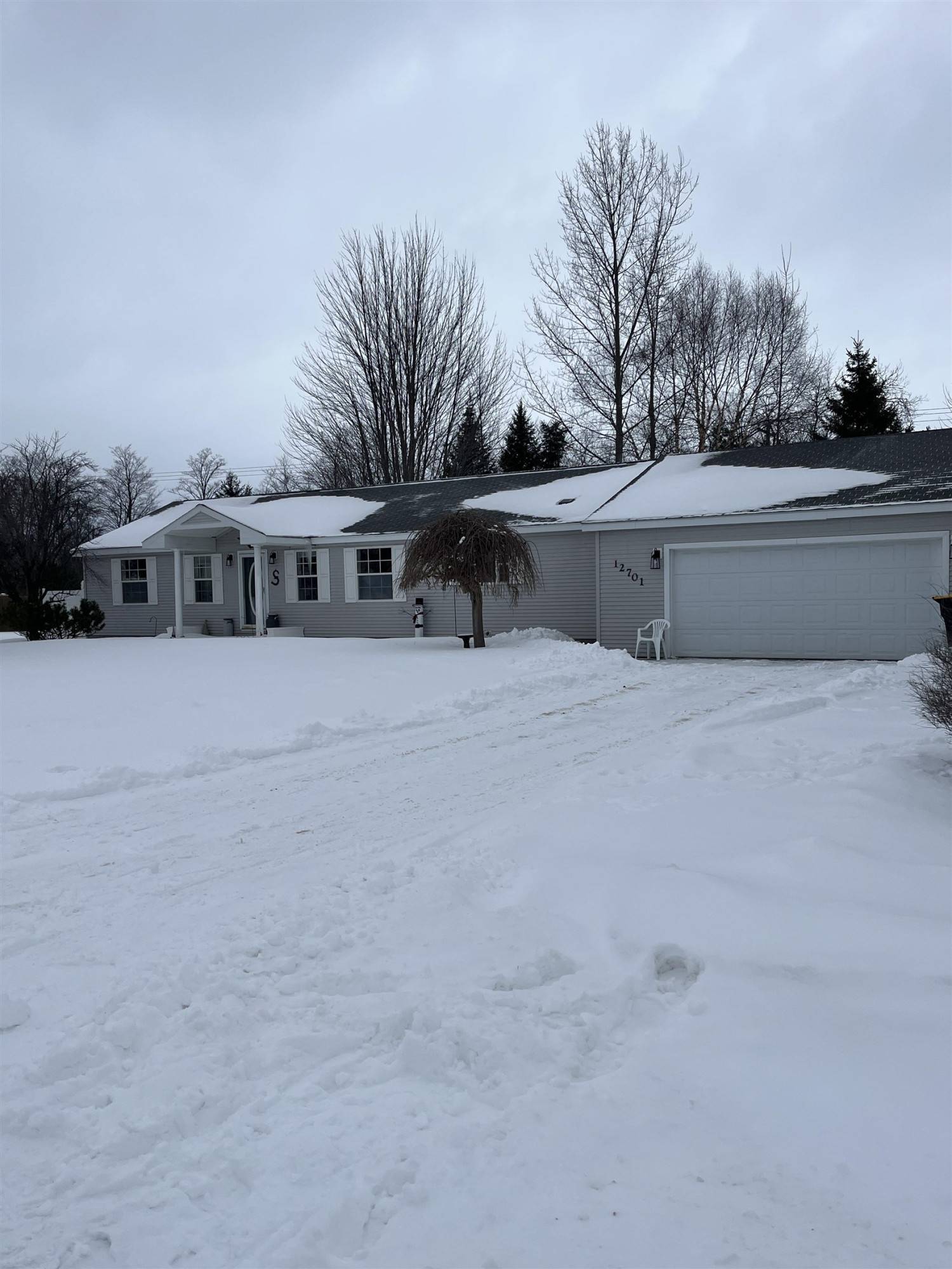 Charlevoix, MI 49720,12701 Twin Pines Drive