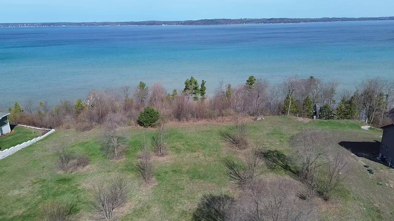 Williamsburg, MI 49690,00 Bayridge Drive