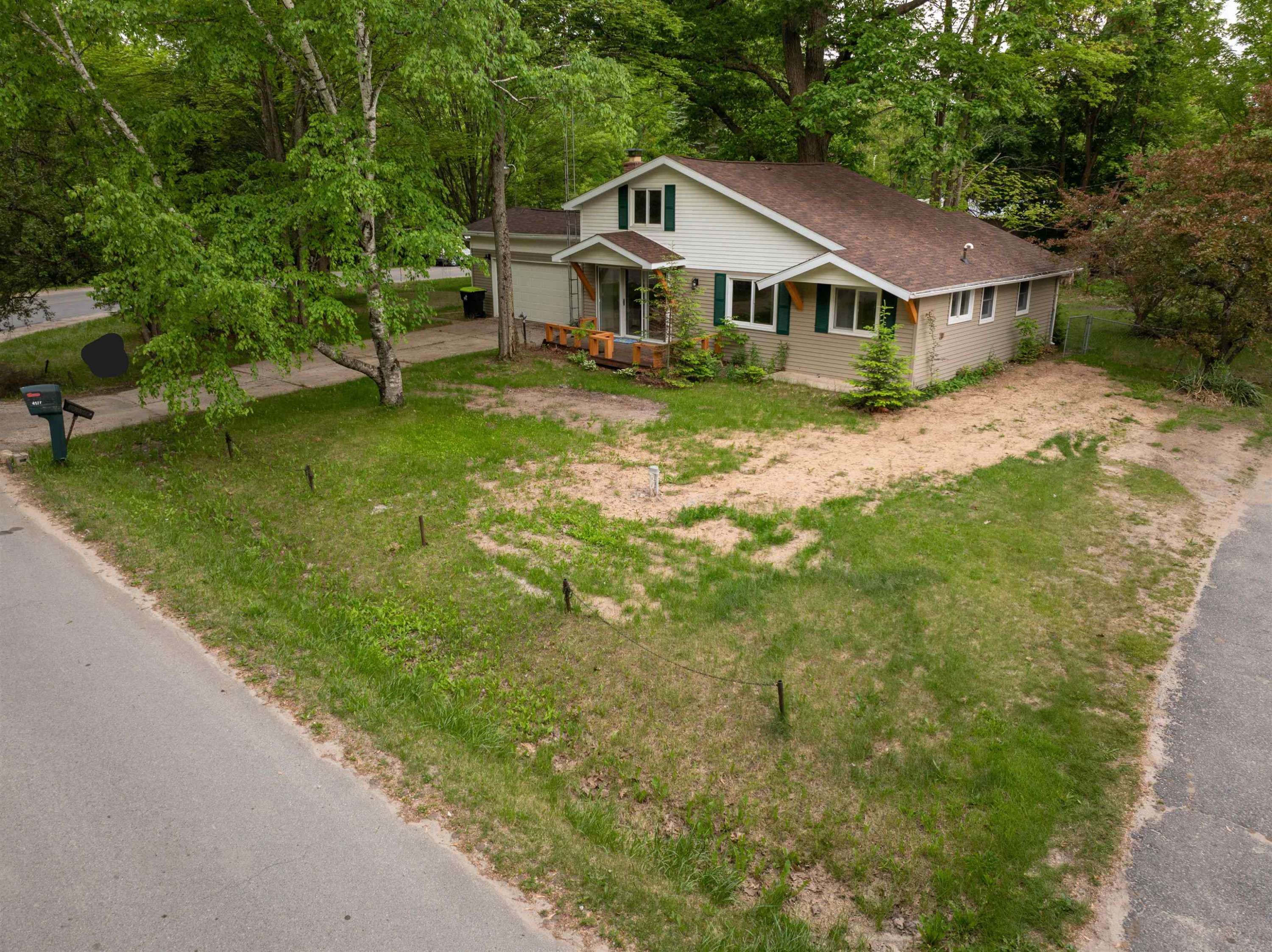 Gladwin, MI 48624,4177 Seminole Street