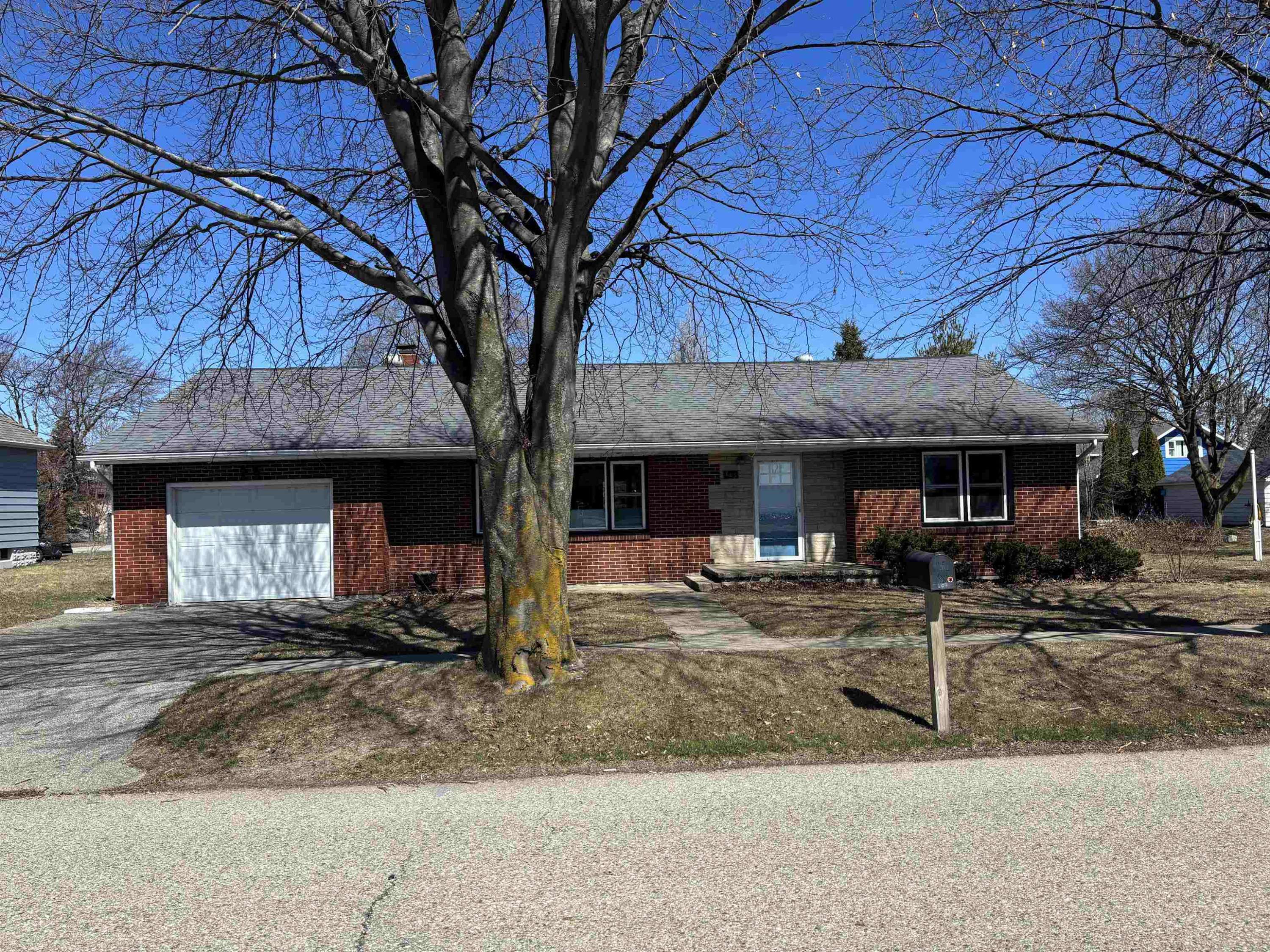 East Tawas, MI 48730,603 E Bay Street