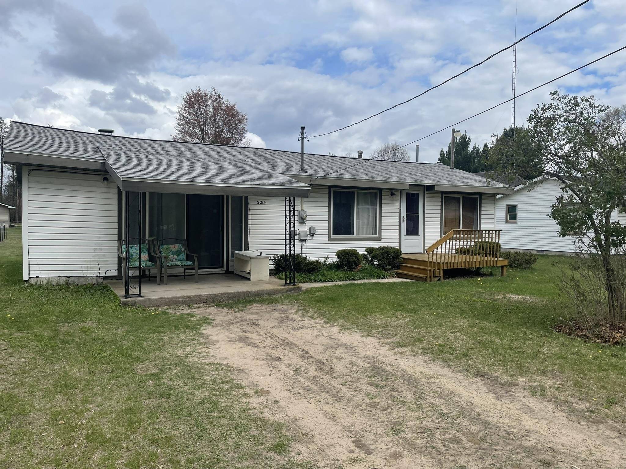MI 48656,2214 Karen Drive