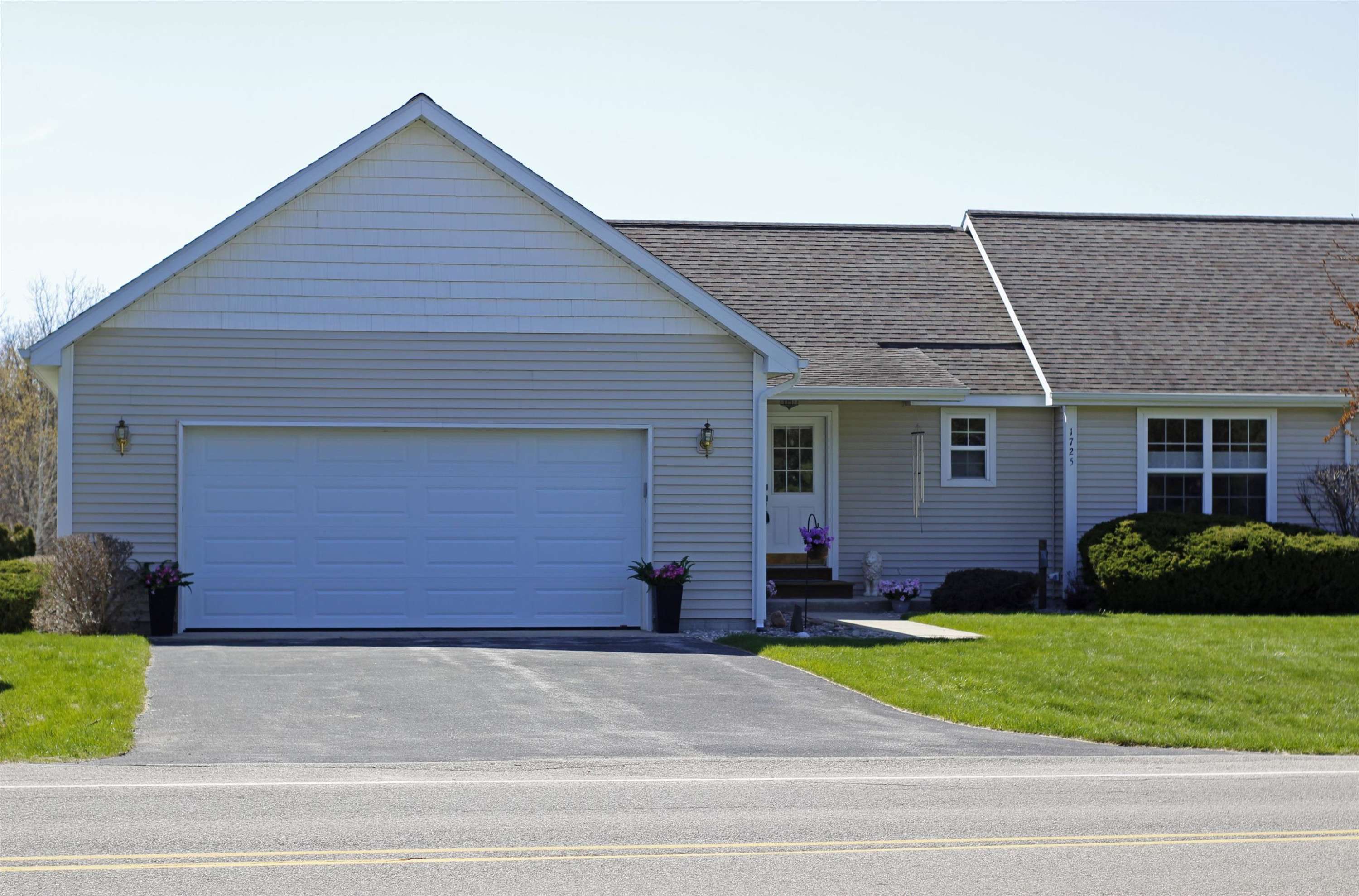 Traverse City, MI 49696,1725 Chartwell Drive