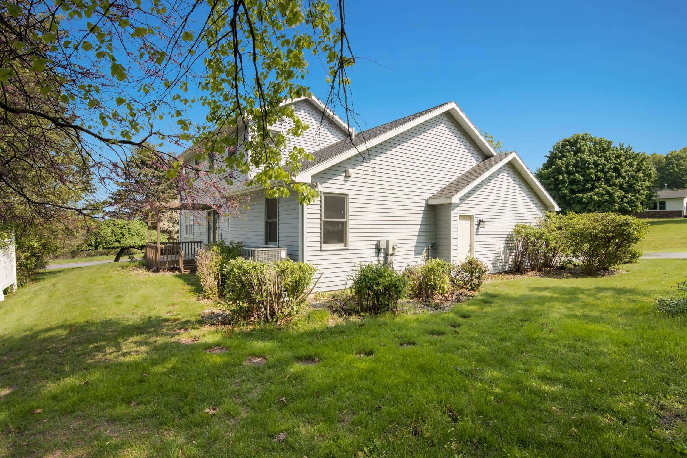 Williamsburg, MI 49690,4925 Ridge Crest Drive