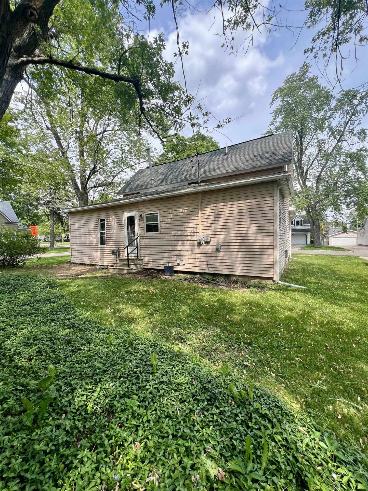 Alma, MI 48801,823 Pine Avenue