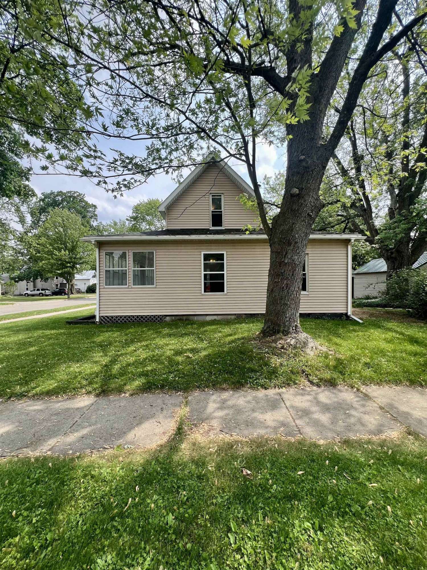 Alma, MI 48801,823 Pine Avenue