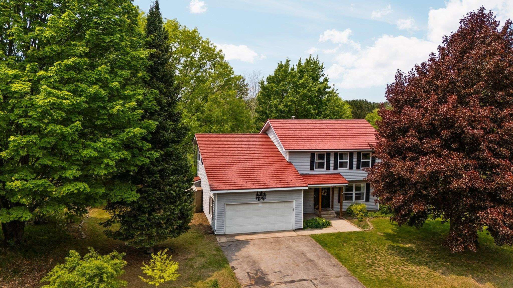 Williamsburg, MI 49690,4925 Hampshire Drive