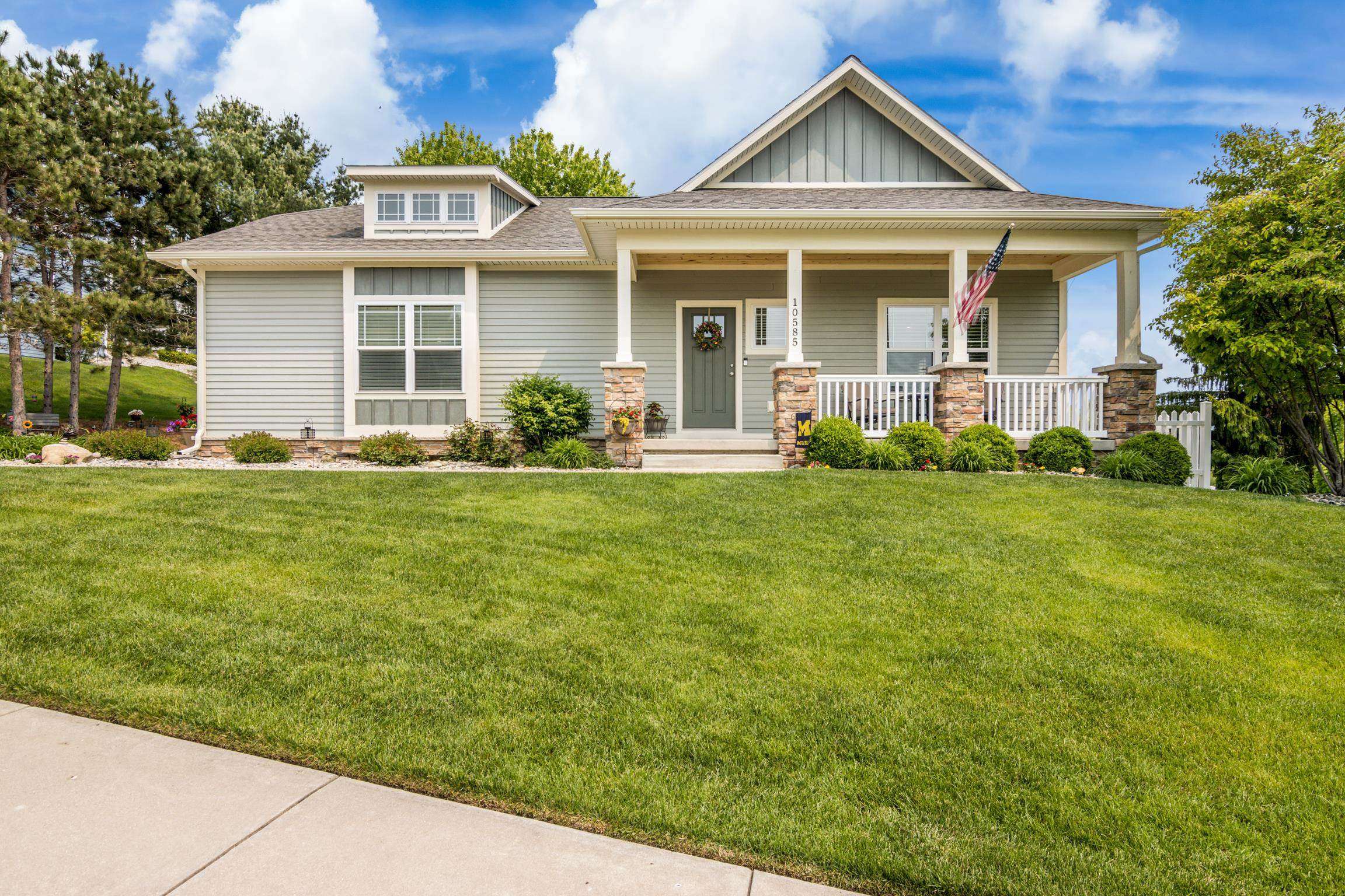 Traverse City, MI 49684,10585 Waterford Road