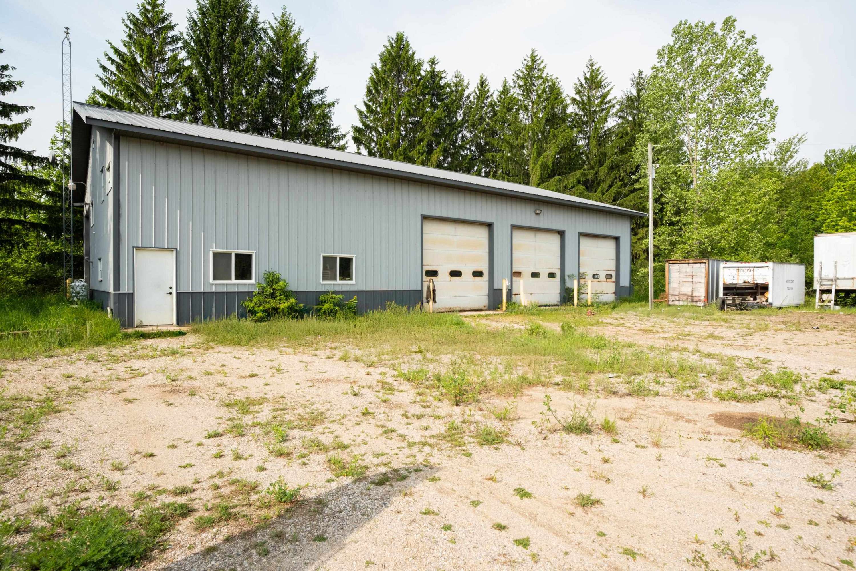 Grawn, MI 49637,5578 S M-37