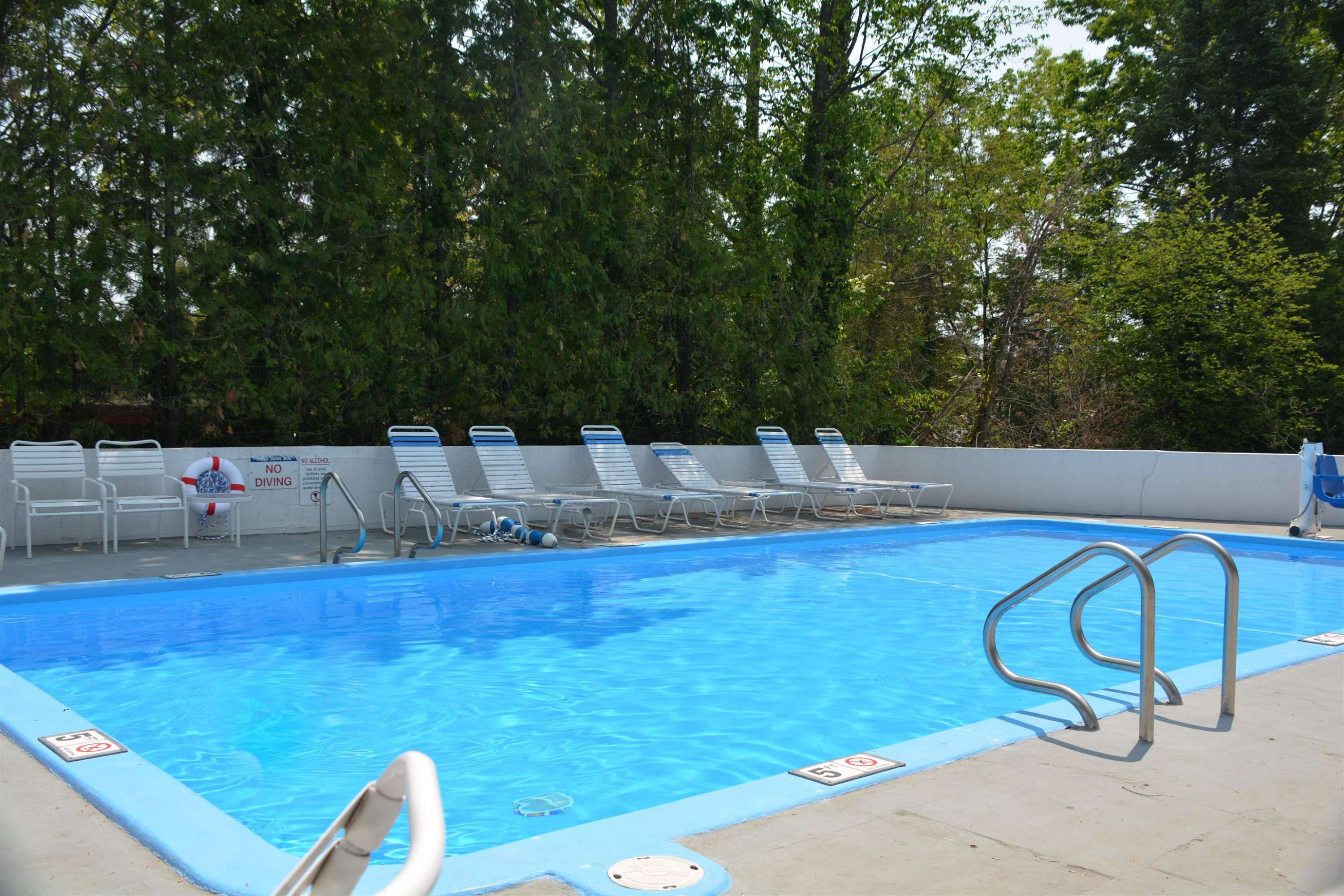 Traverse City, MI 49686,2305 US-31 N